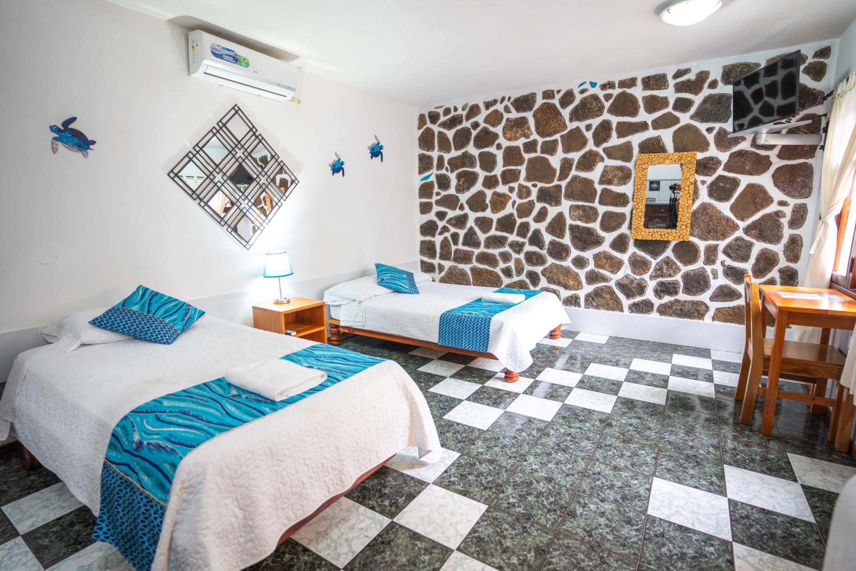Cormorant / Deluxe Double Room with Pool View photo 2