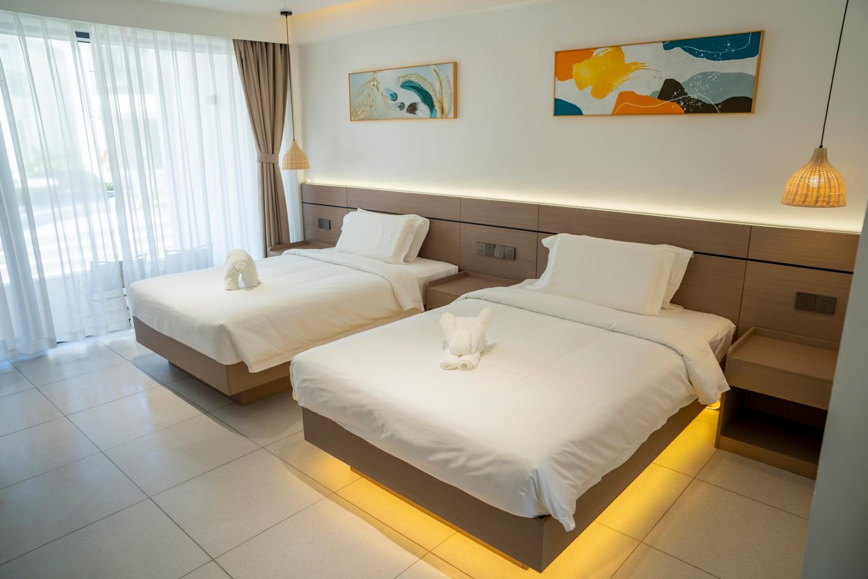 Deluxe Queen Room with Two Queen Beds photo 1