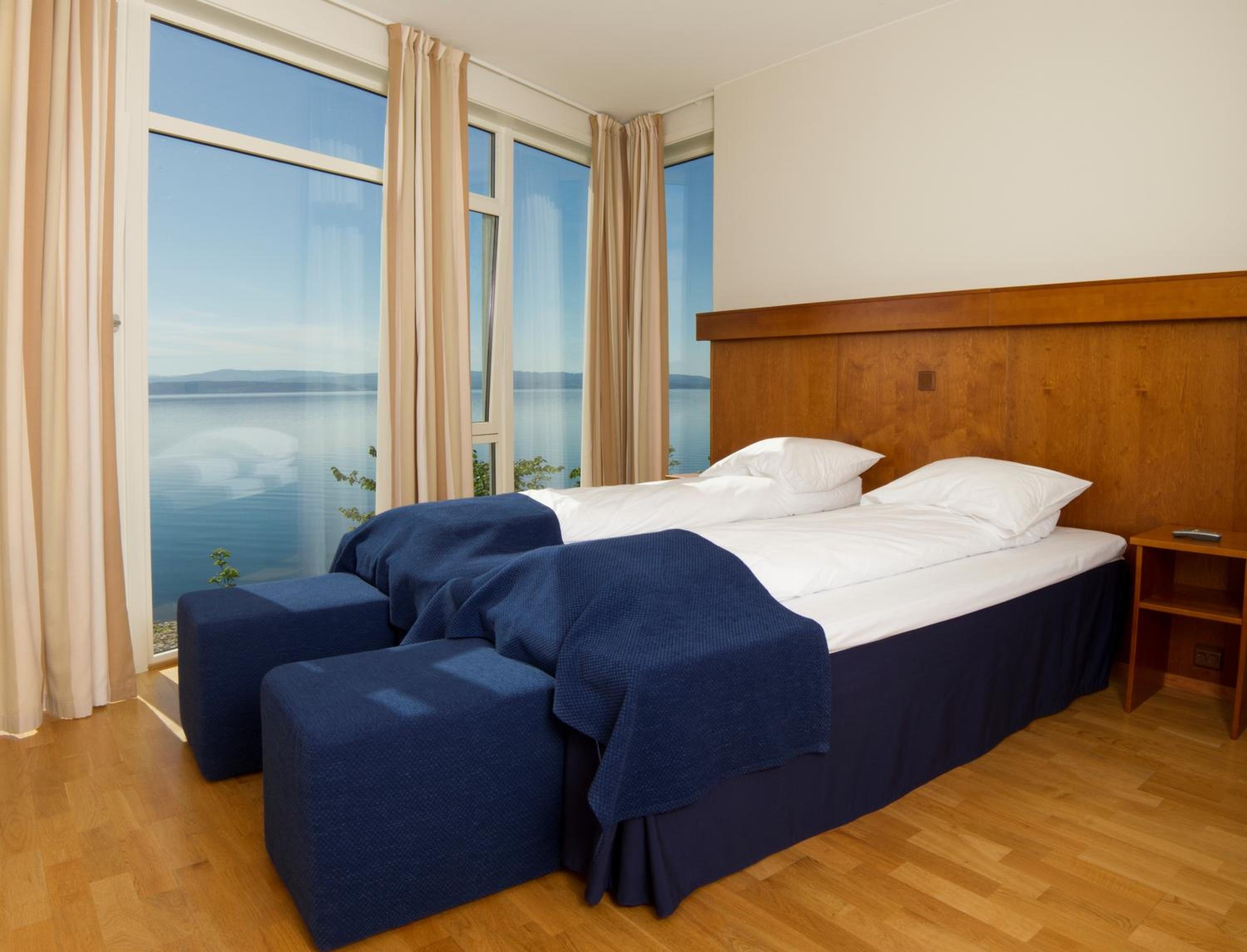 Suite Oceanfront with Balcony photo 1