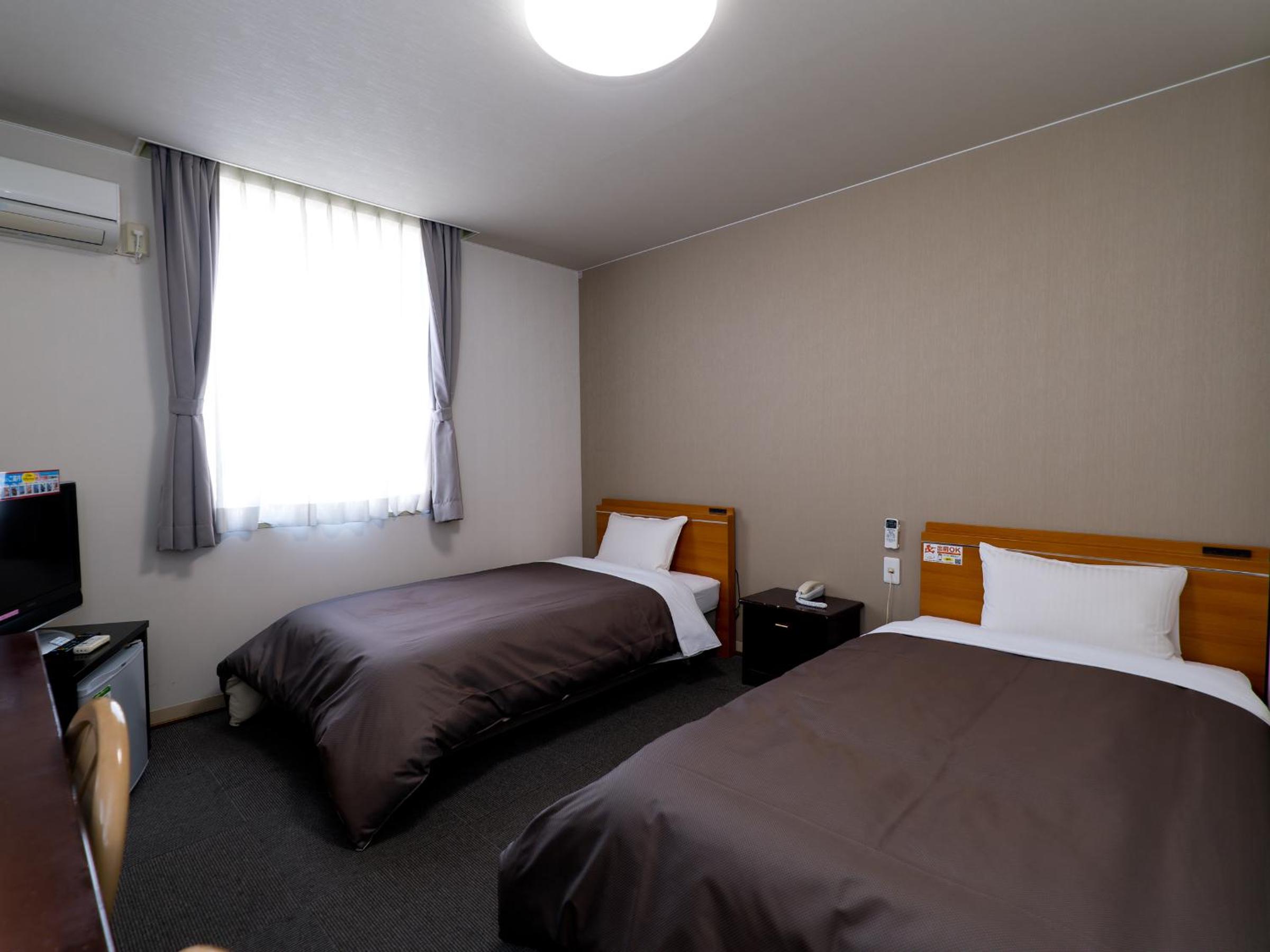 Twin Room With Bath
