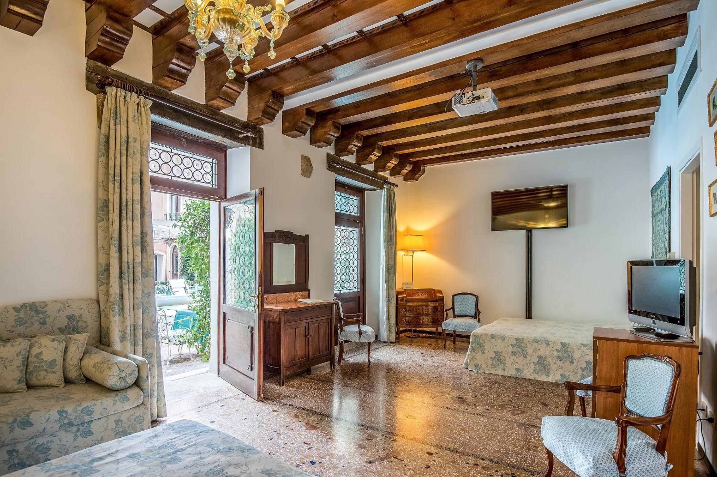 Suite with Pool View