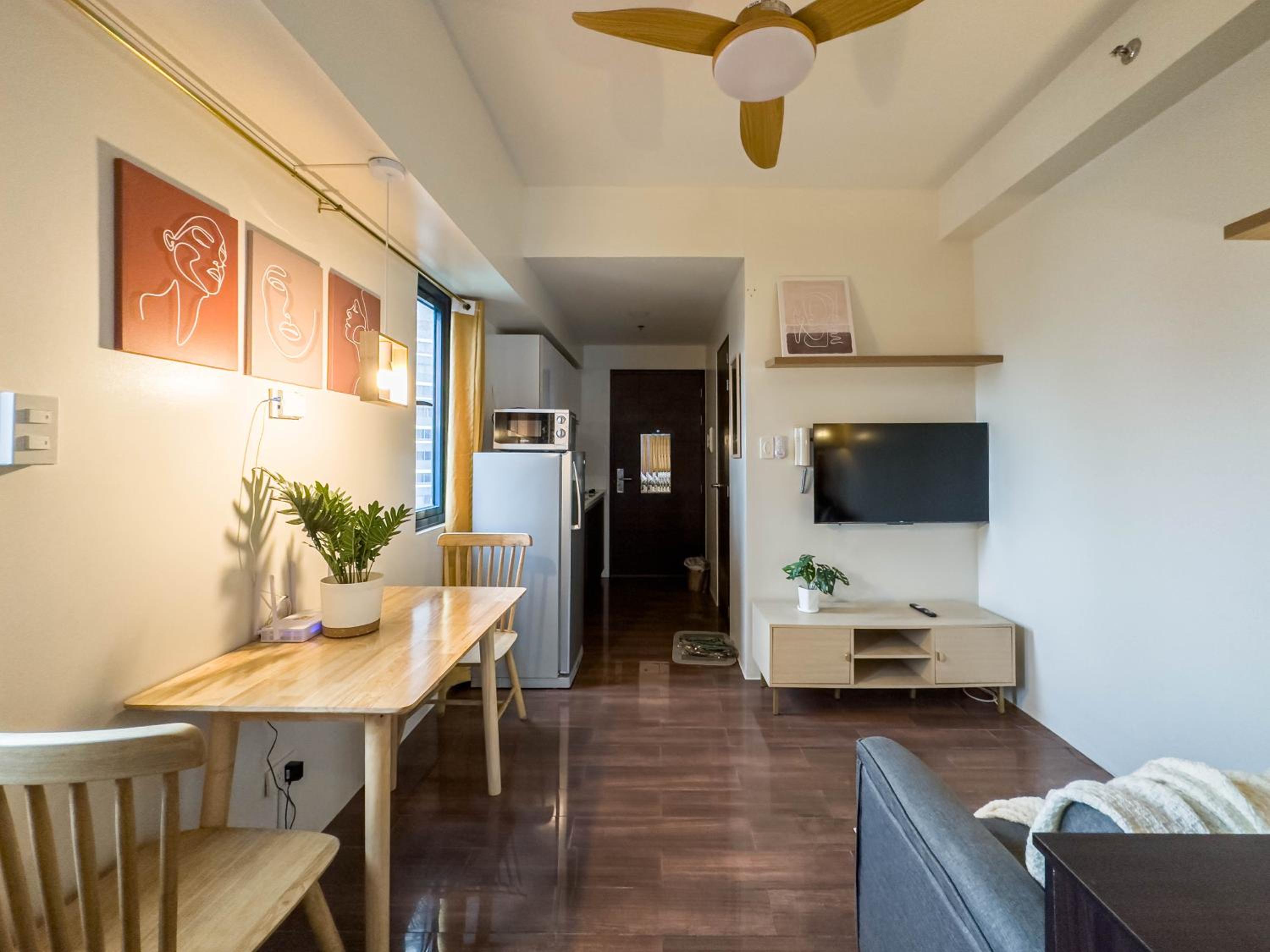 One-Bedroom Apartment - Photo 13