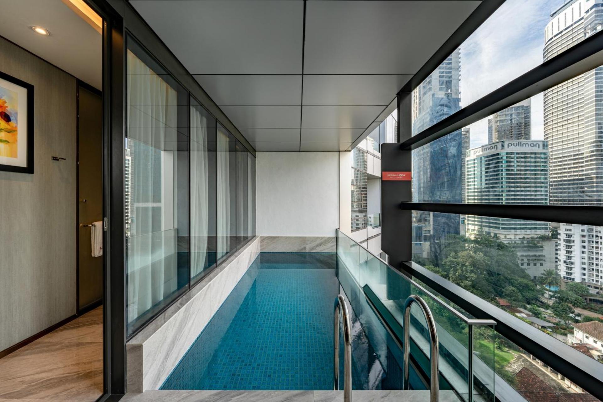 Premium Pool Suite - Twin King Premium Pool Suite - Twin King