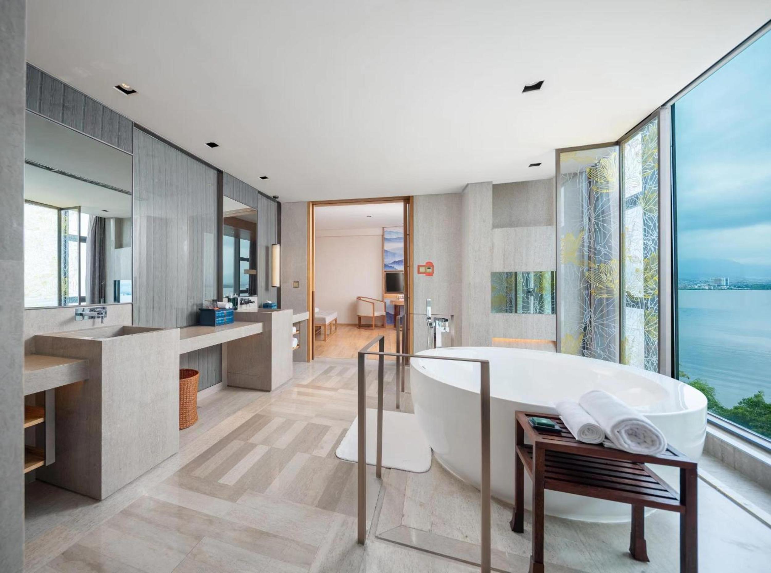 1King Premium 180 Degree ErhaiVw Luxury Bath