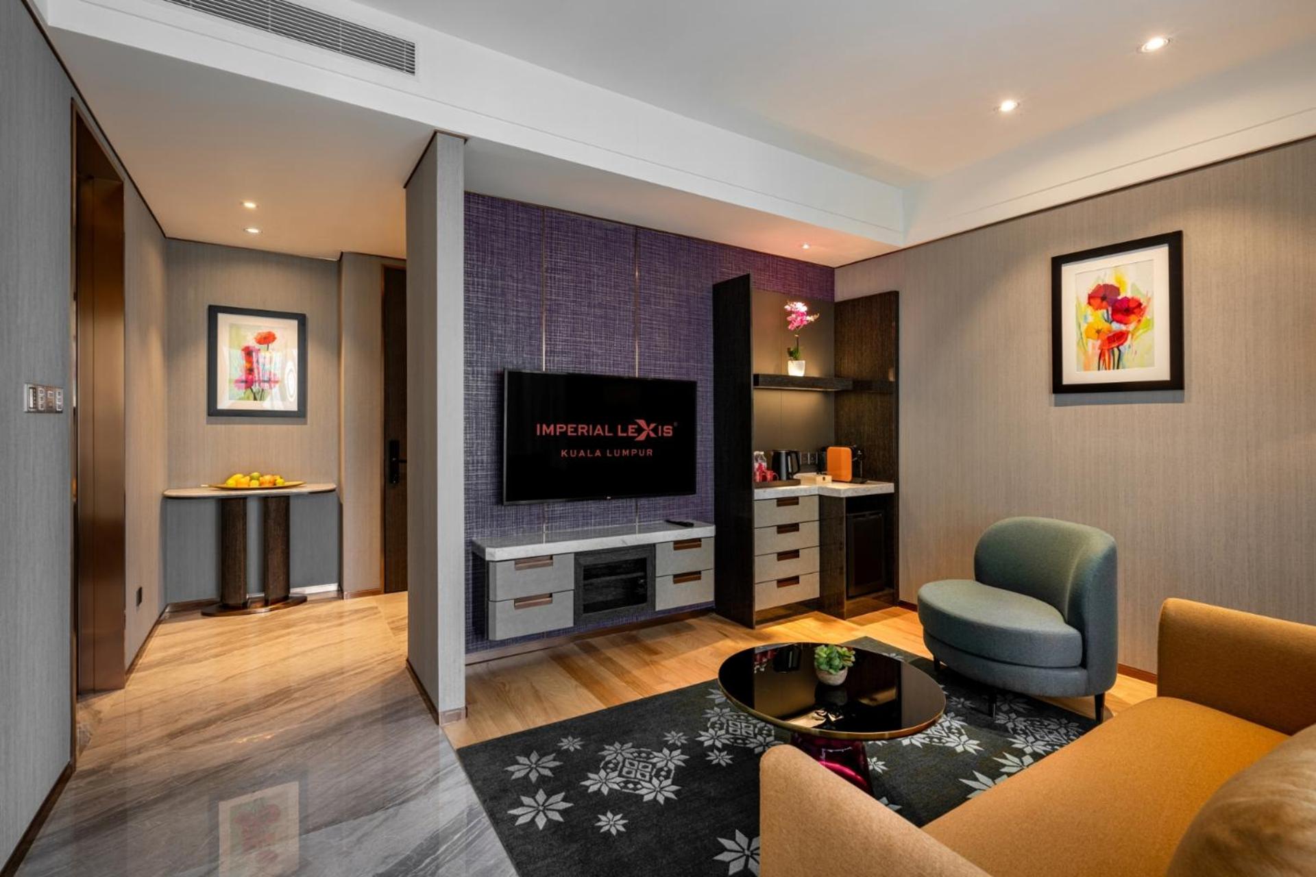 Panorama Pool Club Suite - Twin King photo 3