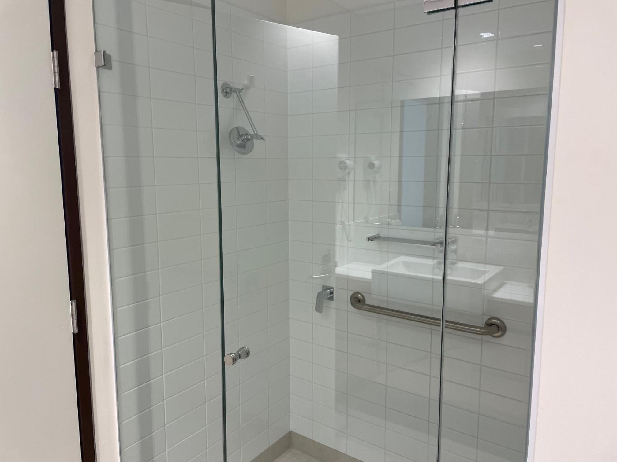 Family Room with Bathroom photo 2