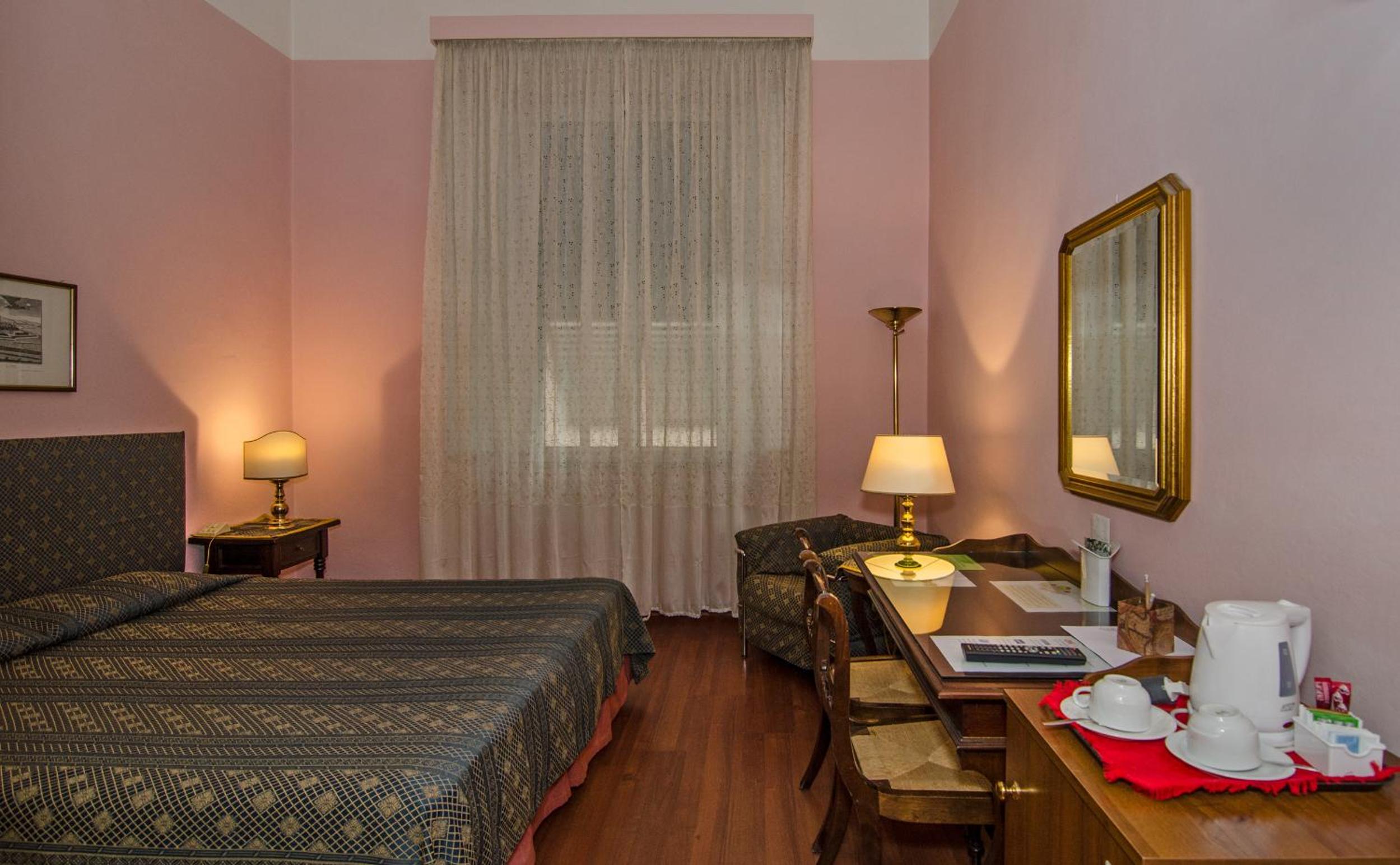 Double or Twin Room - Photo 13