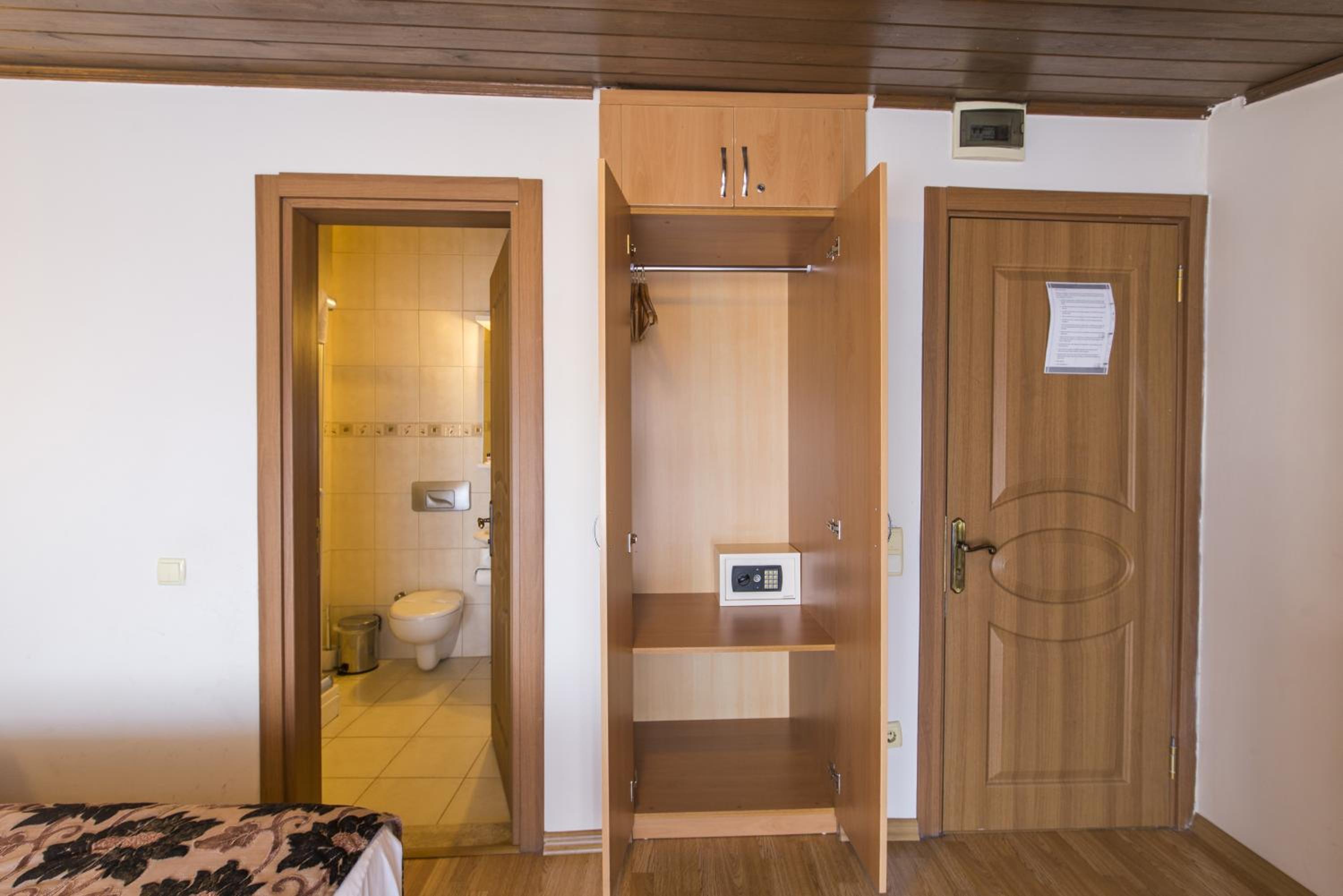 Twin Room with Sea View photo 1