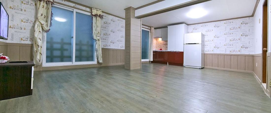 Family Room 2 photo 1