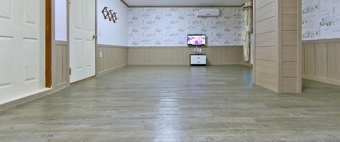 Family Room 2 photo 3