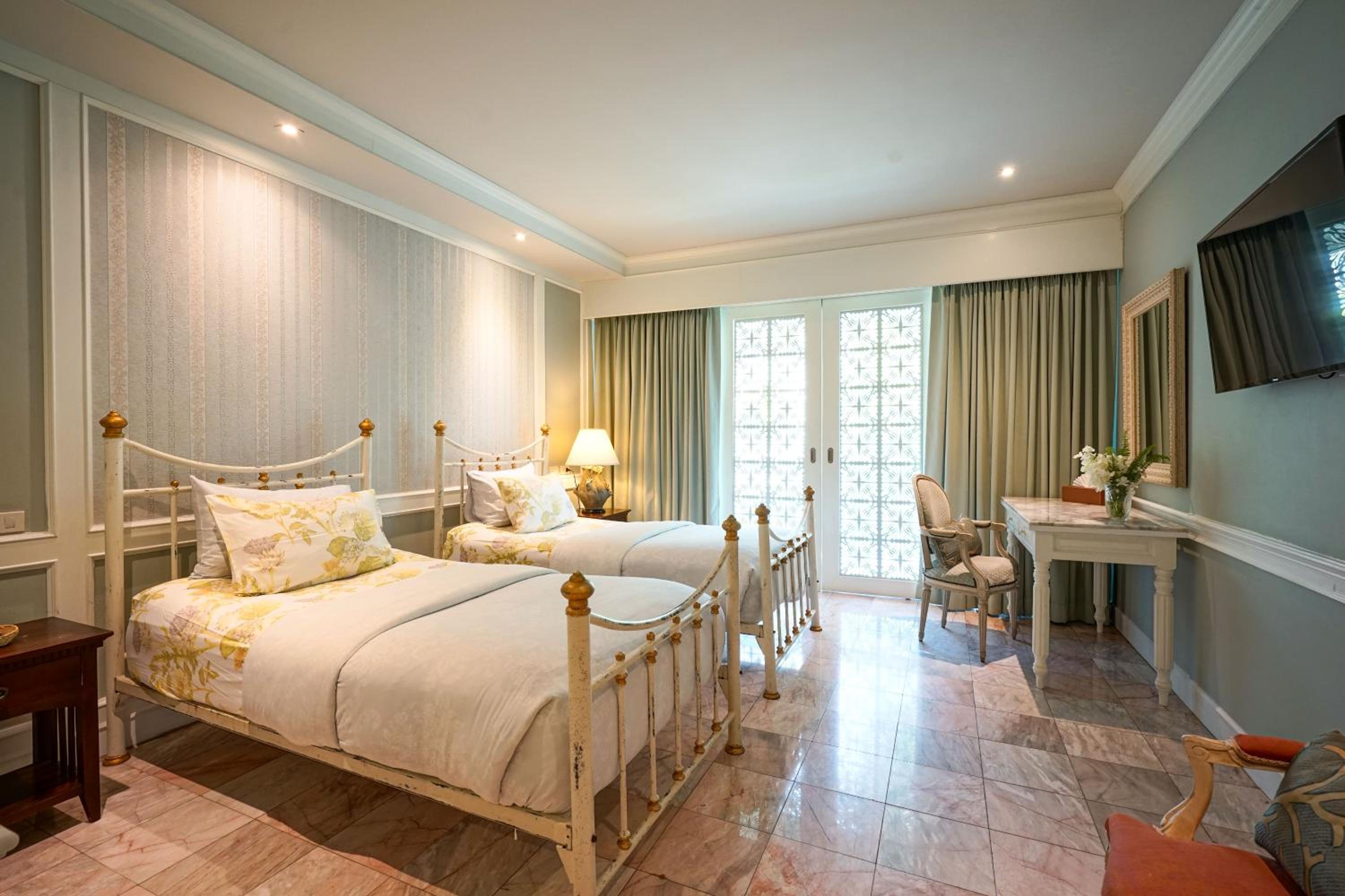 Deluxe Twin Room - Photo 10