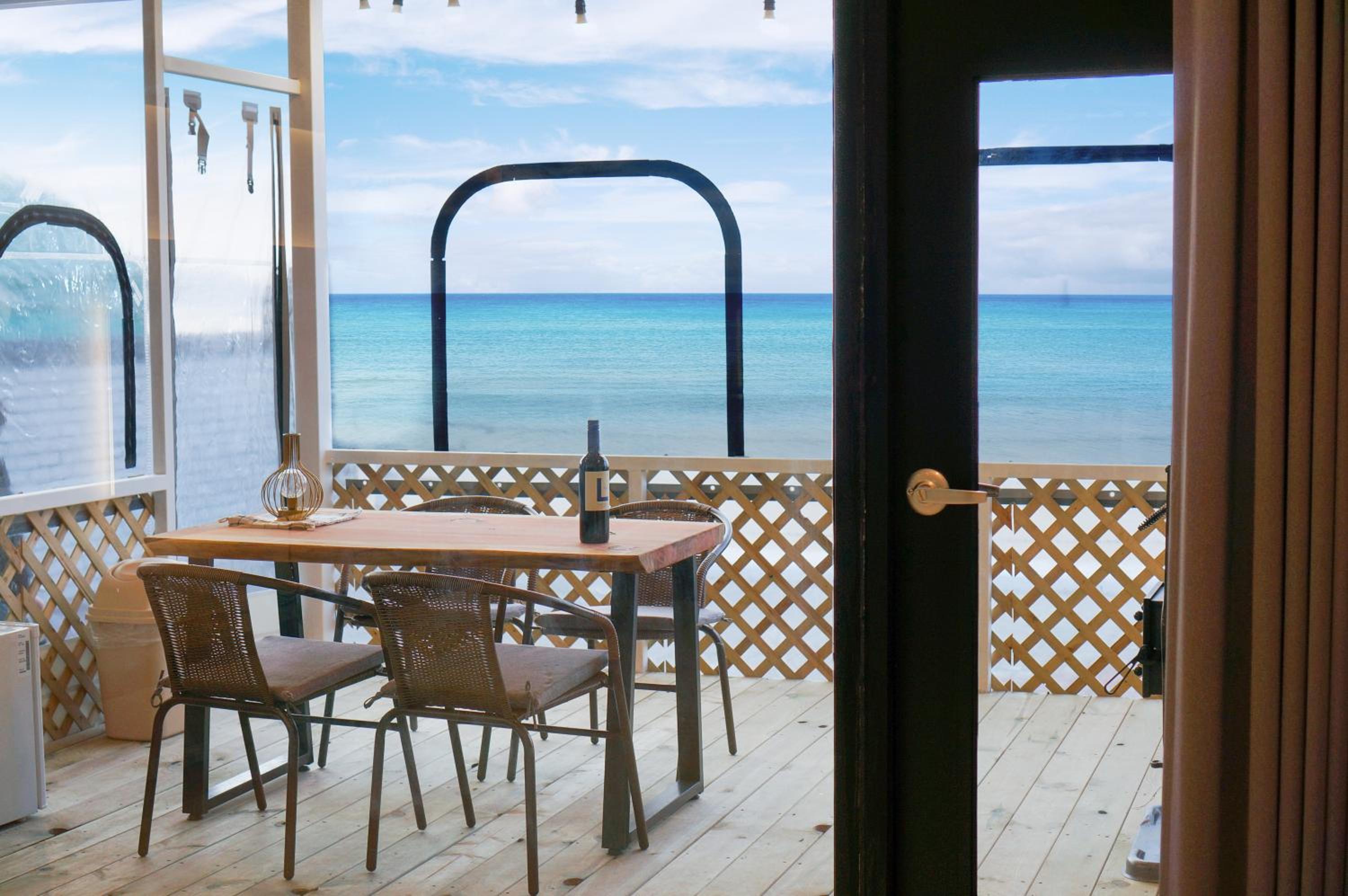 Double or Twin Room with Sea View - Photo 9