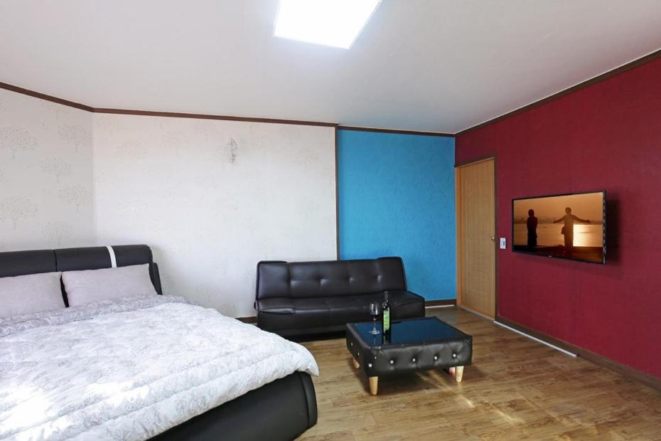 Double Room 4 photo 3
