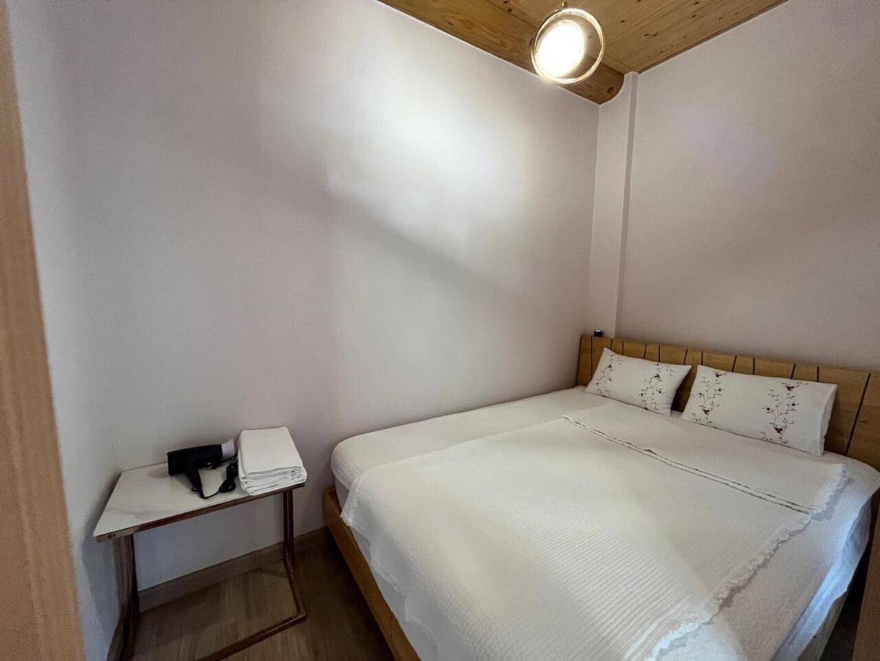 Double Room - Photo 6