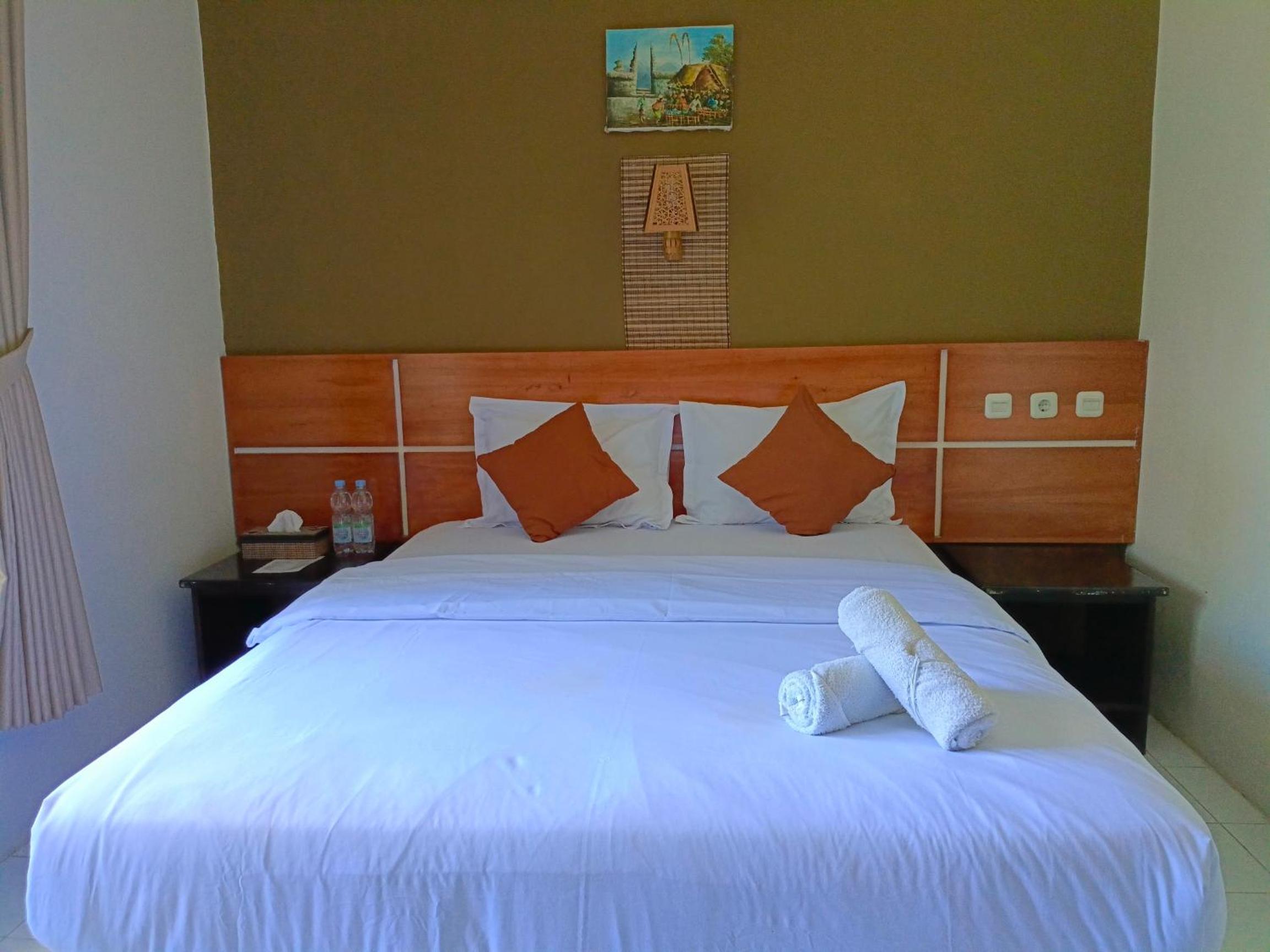 Deluxe Double Room with Side Sea View photo 3
