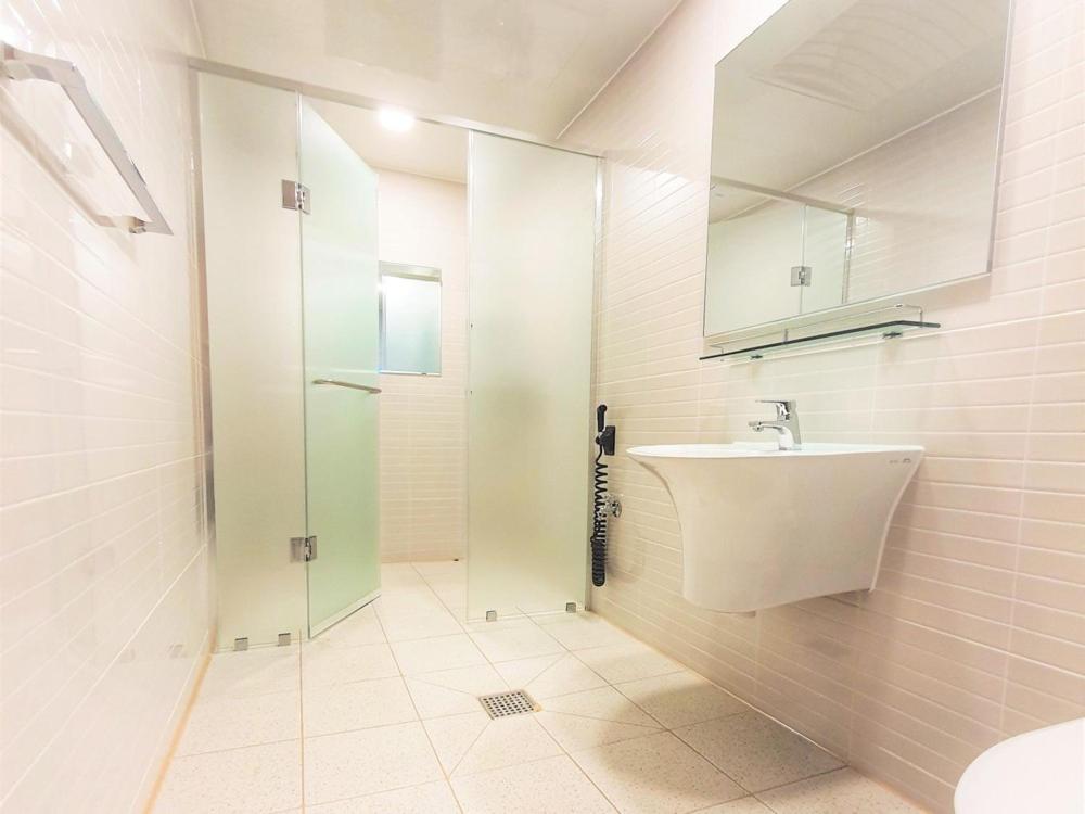 Double Room - Photo 8