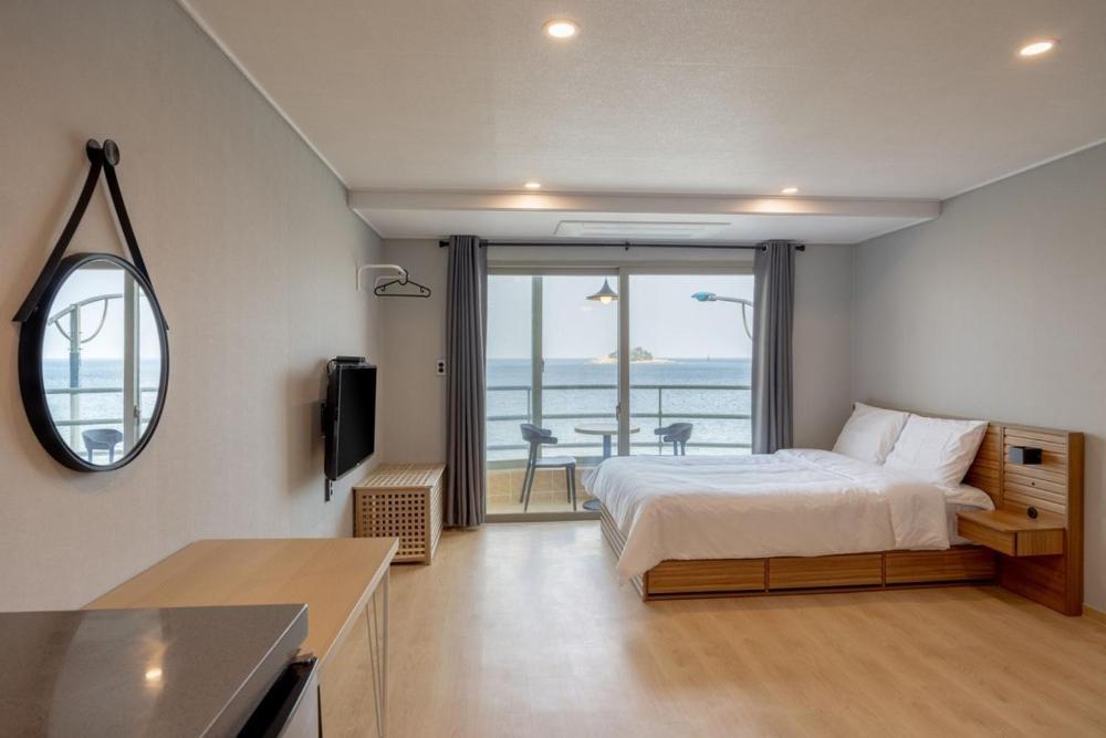 Double Room with Sea View photo 1