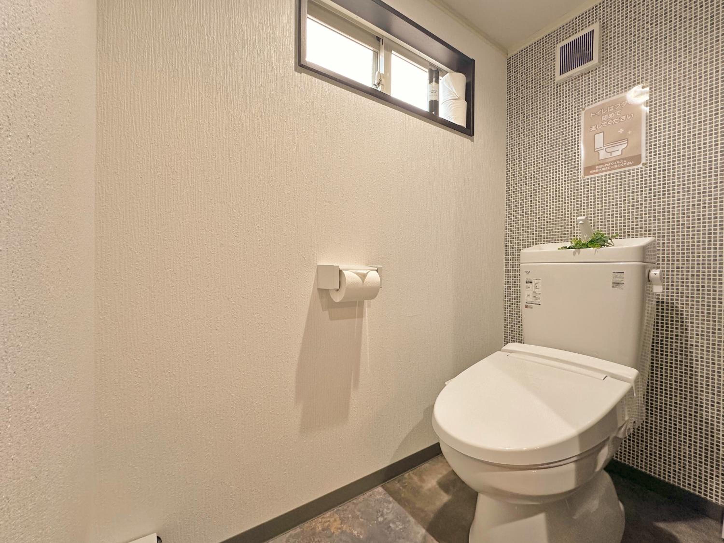 One-Bedroom House - Photo 32
