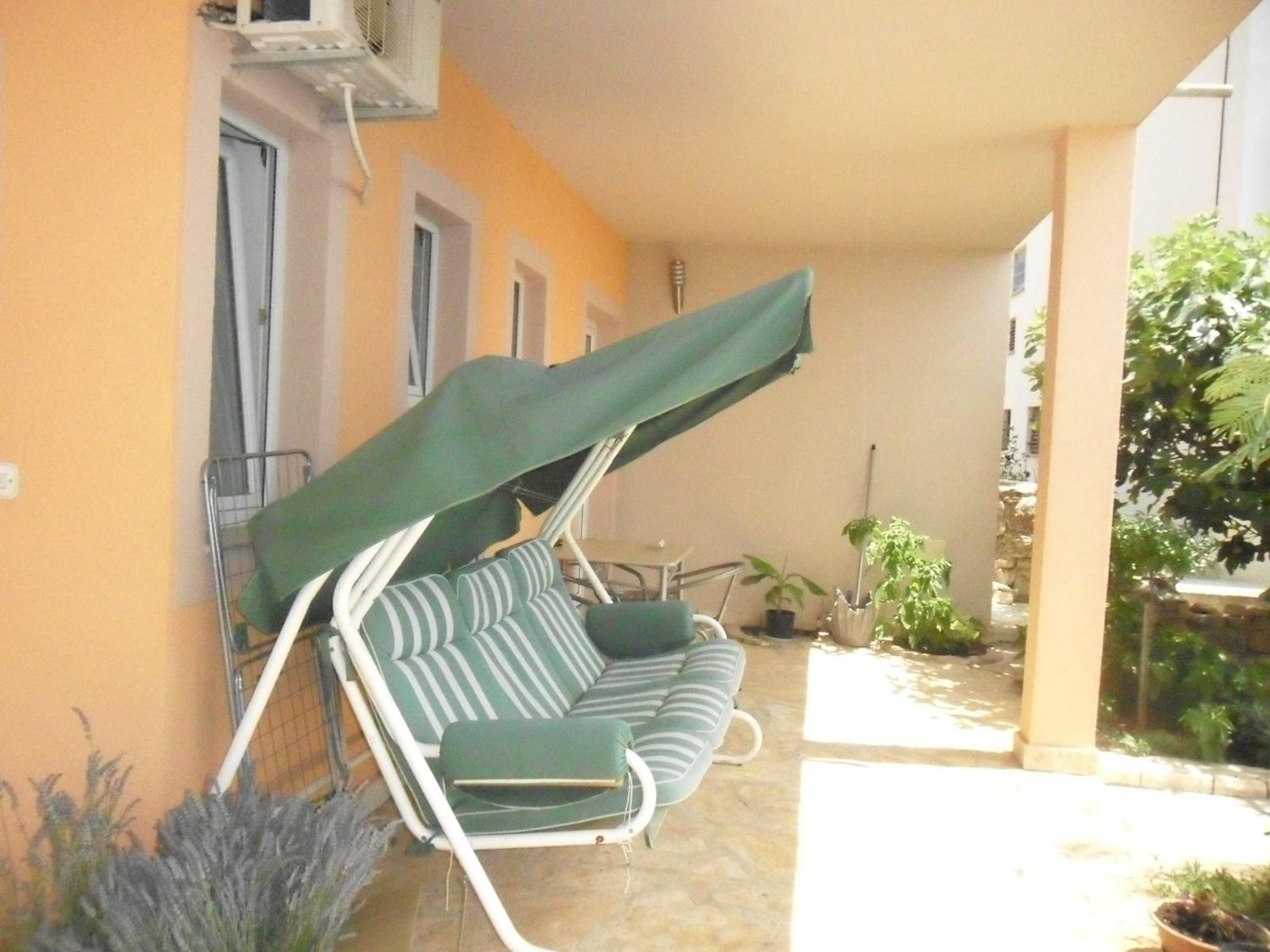 One-Bedroom Apartment with Terrace photo 2