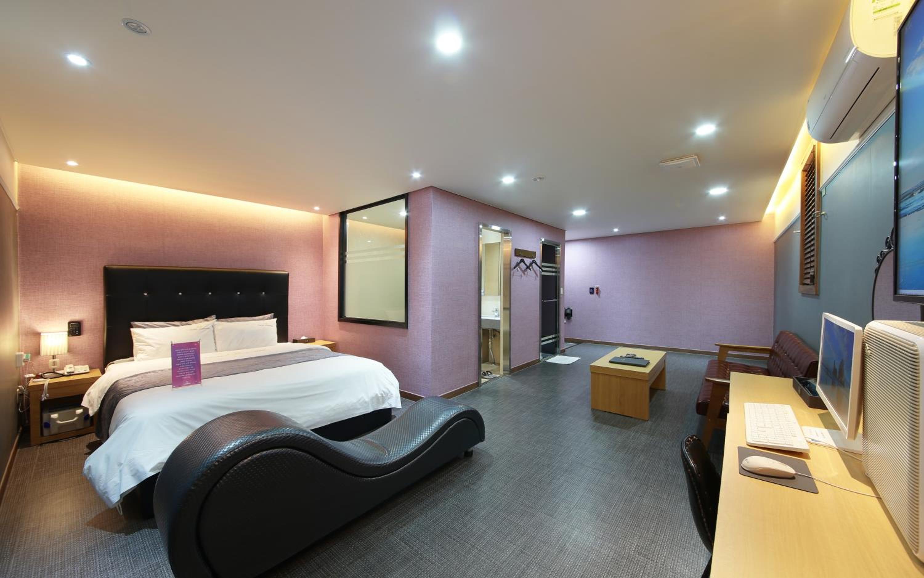 Double Room - Photo 1