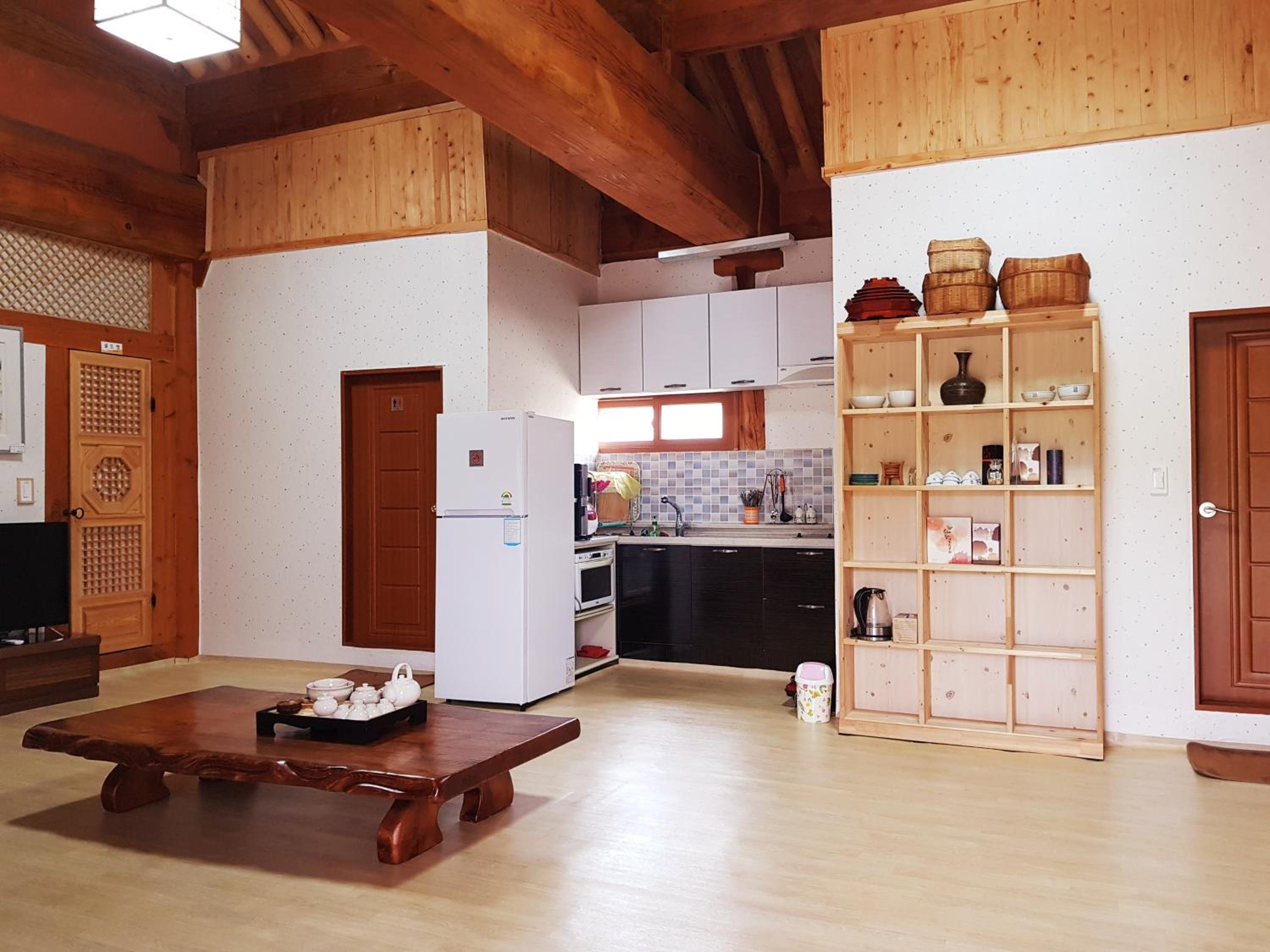 Family Room - Photo 3