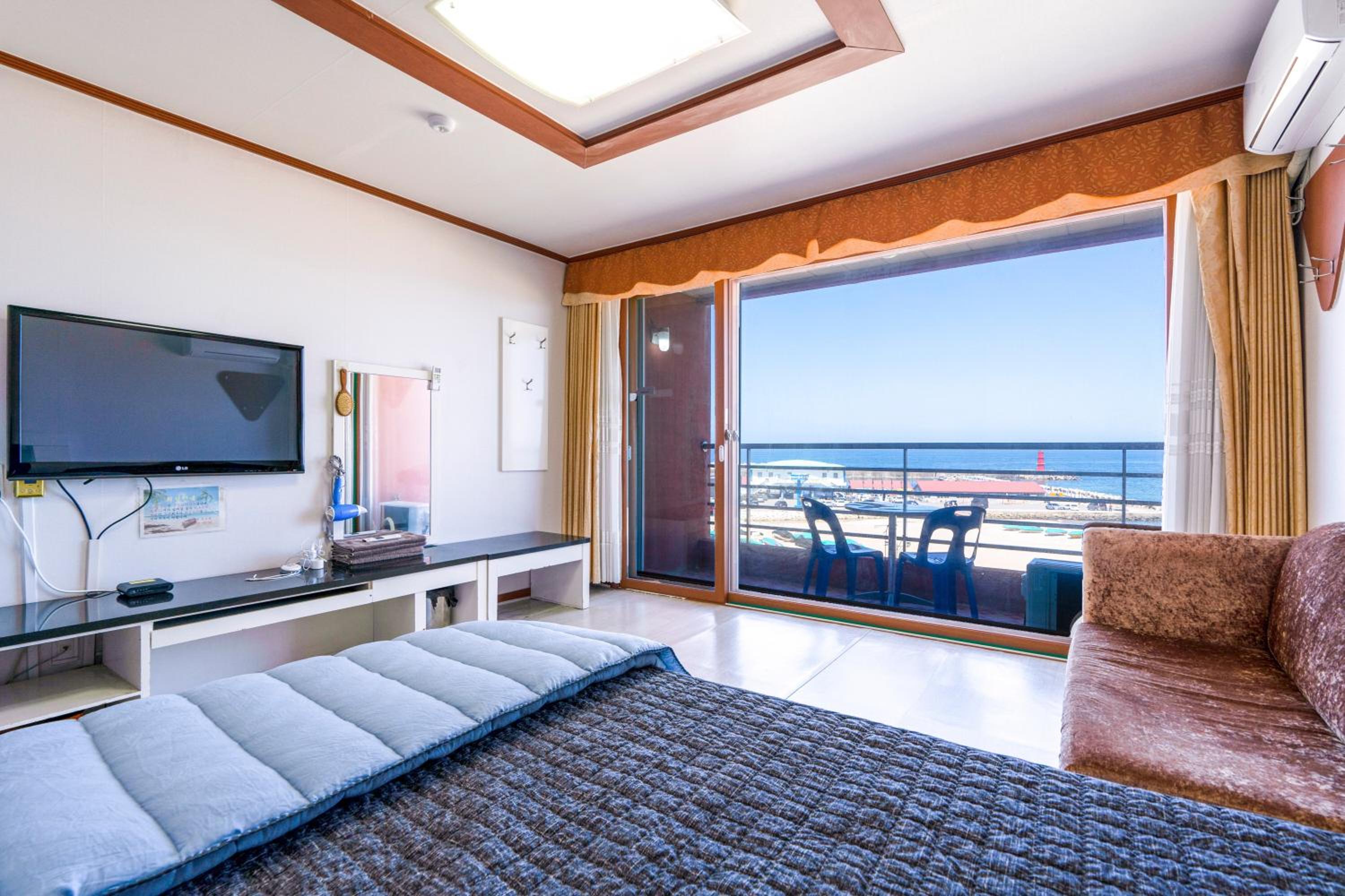 Double Room With Sea View - Photo 13