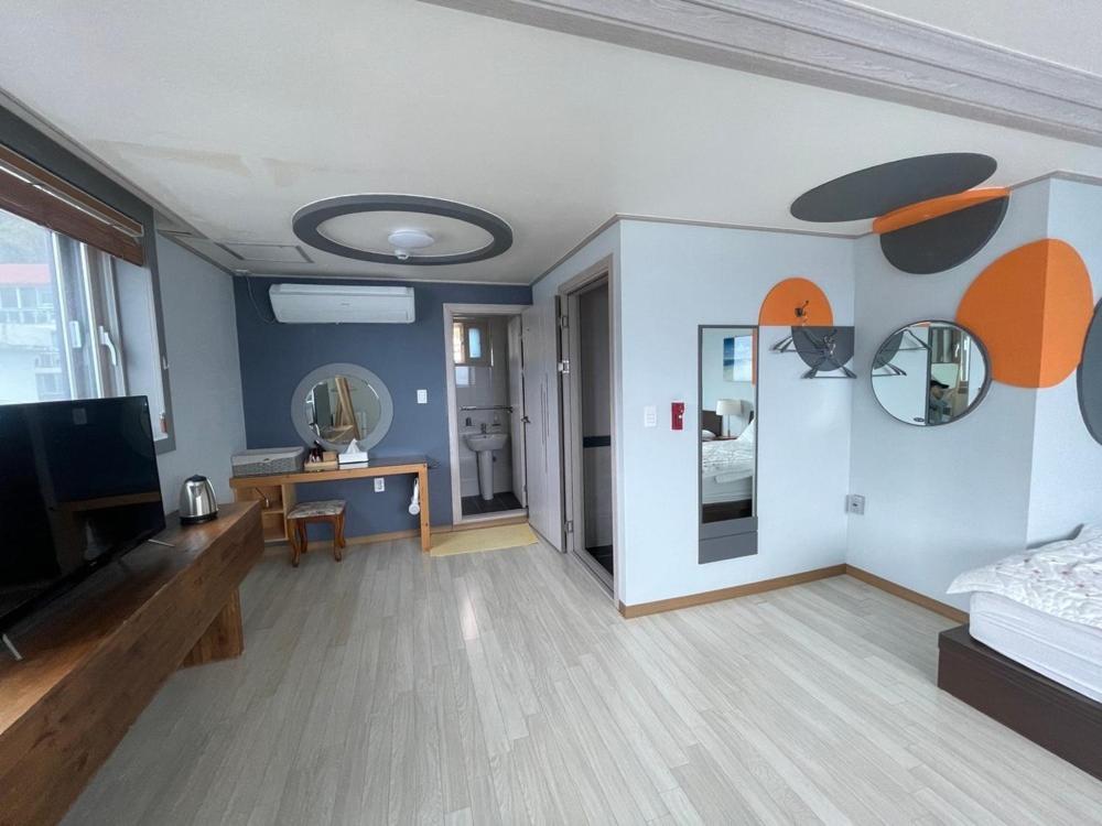Double or Twin Room photo 3