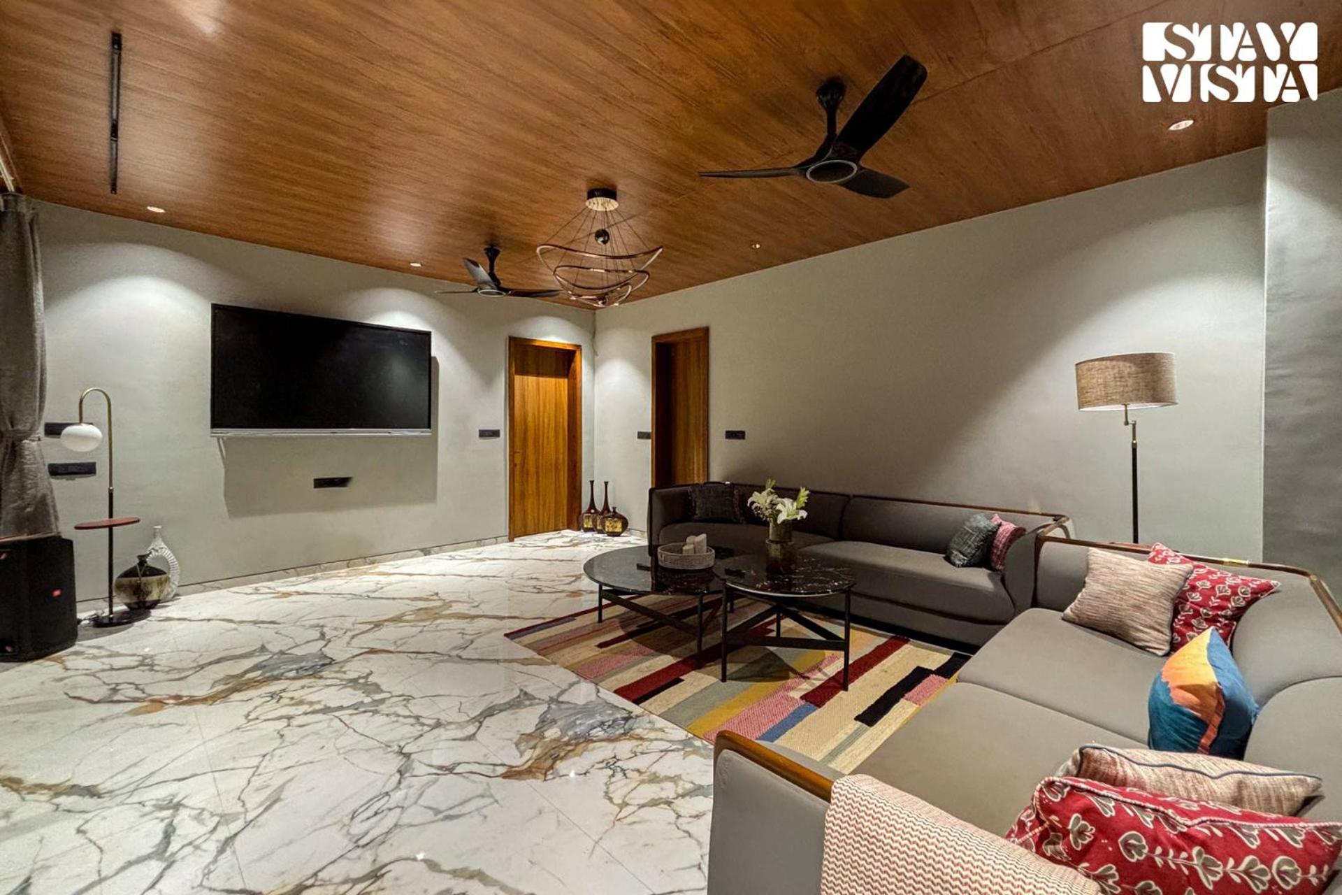 Villa photo 1