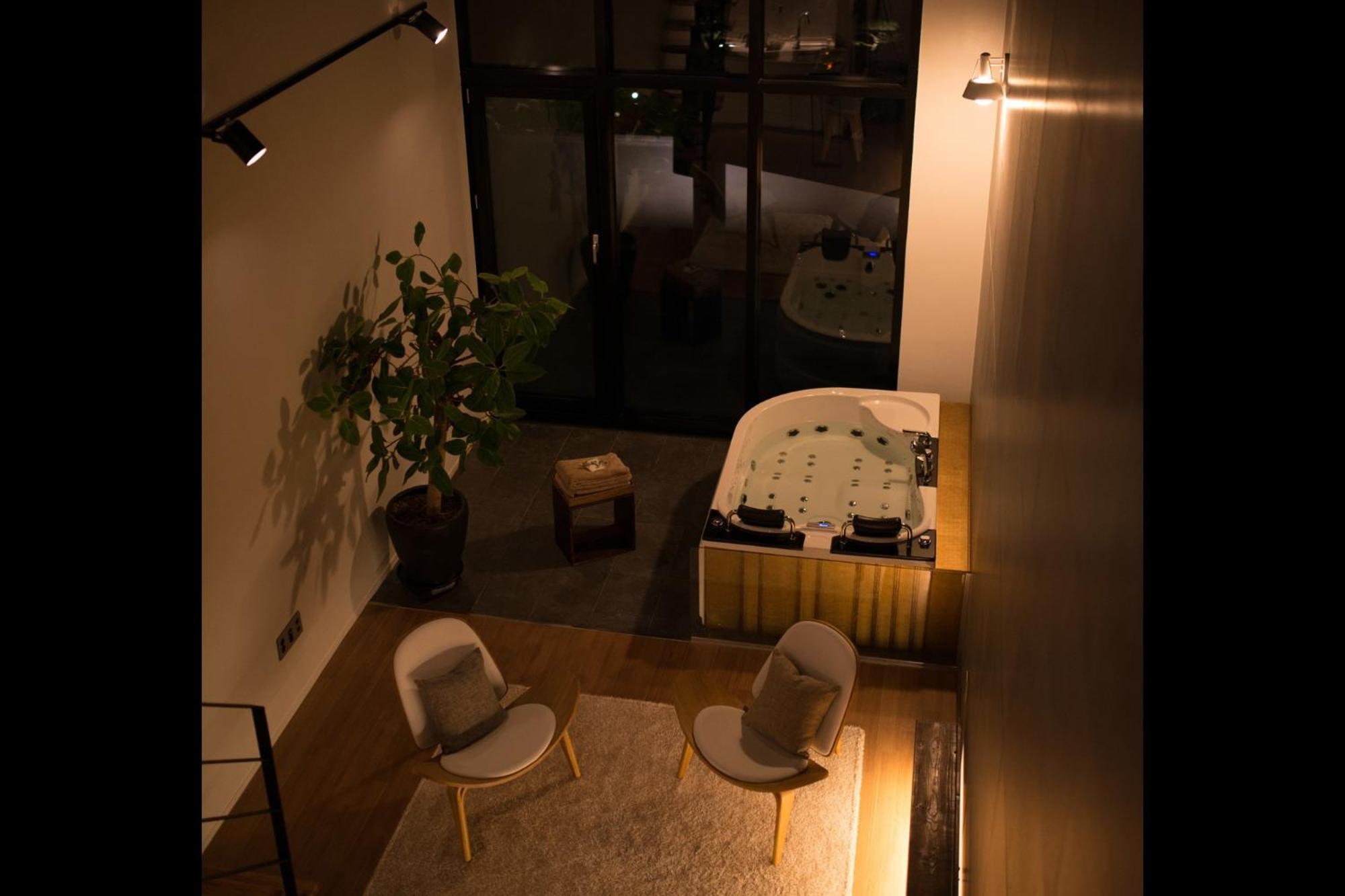 Double Room - Photo 7