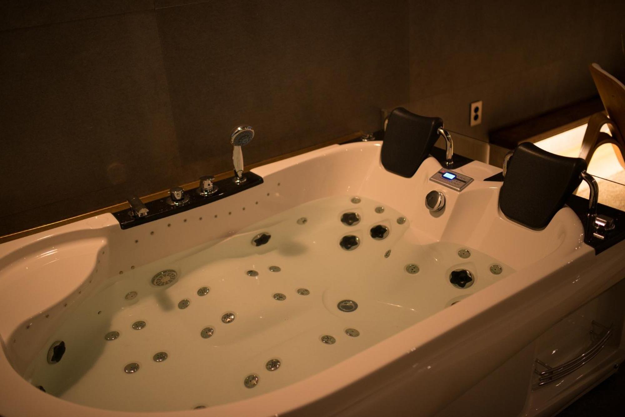 Double Room - Photo 2