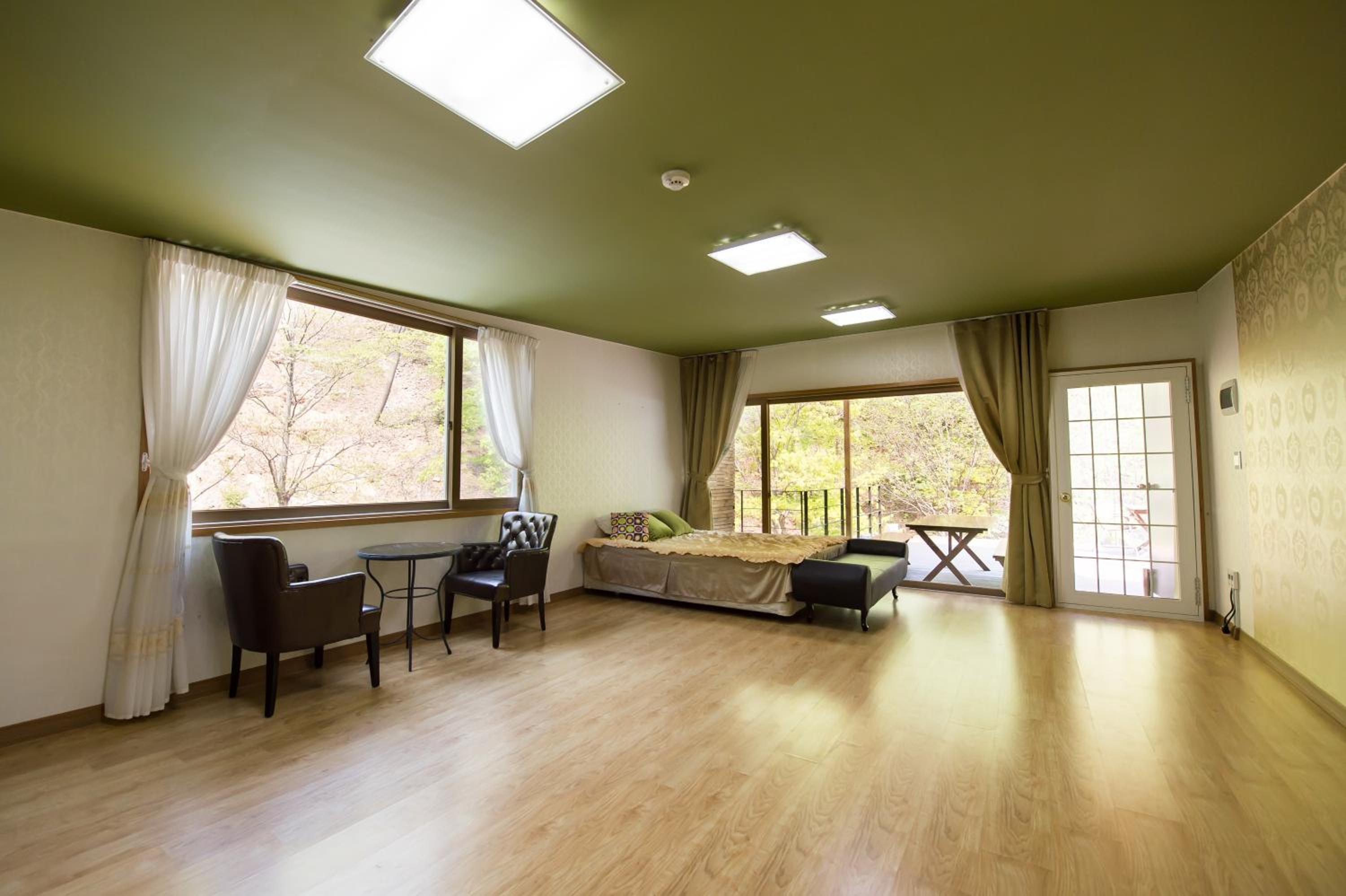 Family Room - Photo 1
