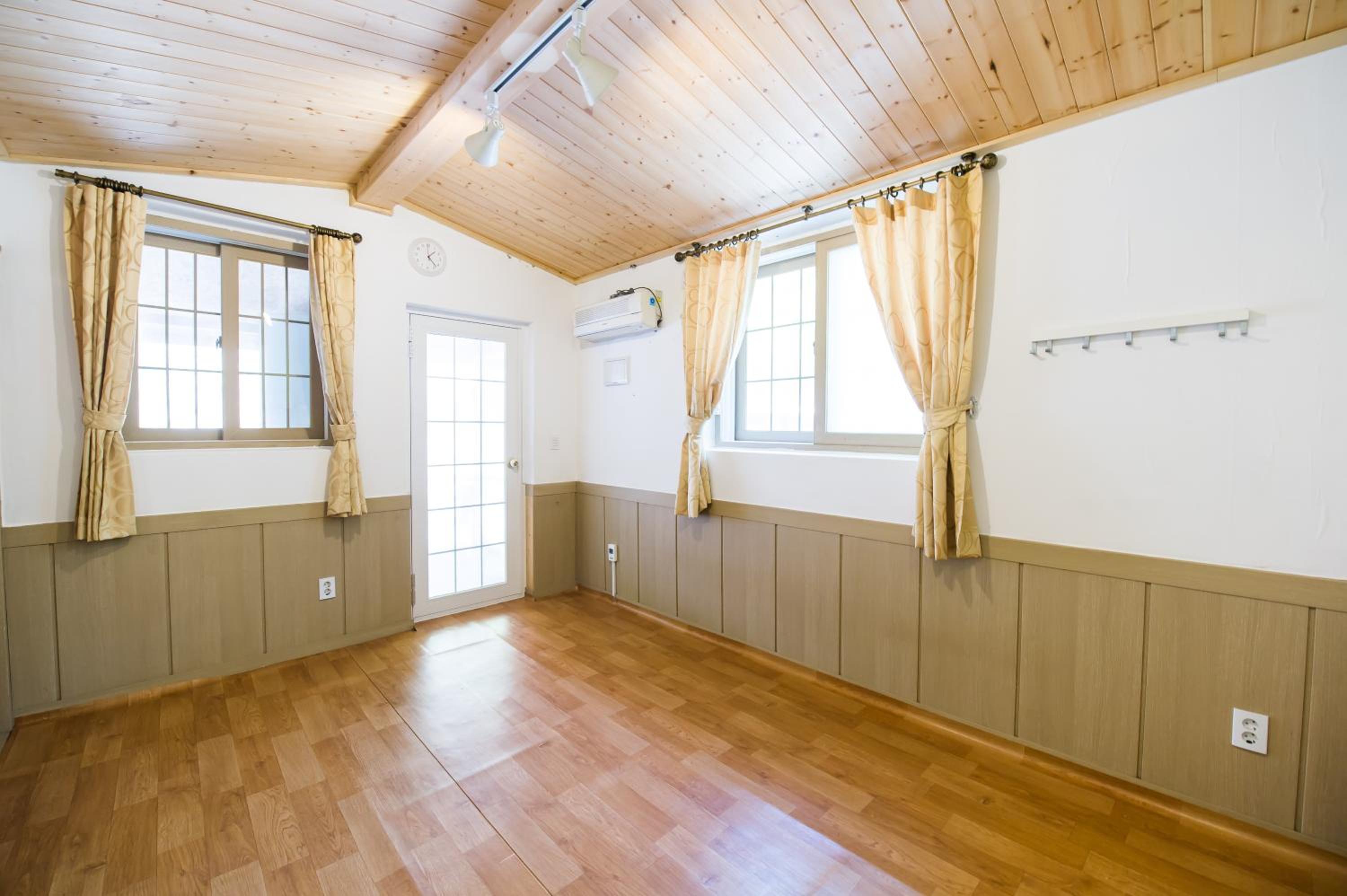 Quadruple Room - Photo 1
