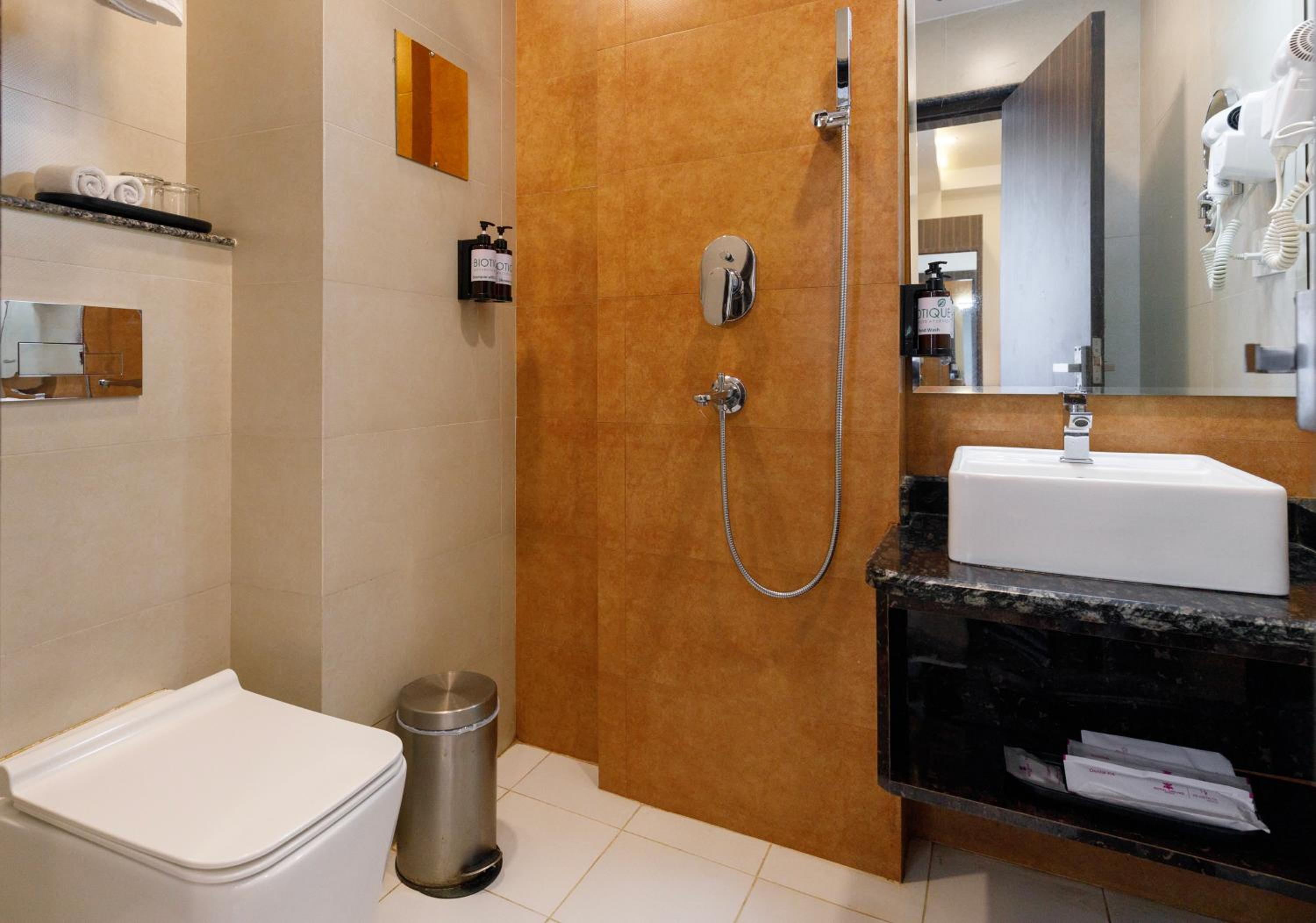 Premium Twin Room - Photo 5