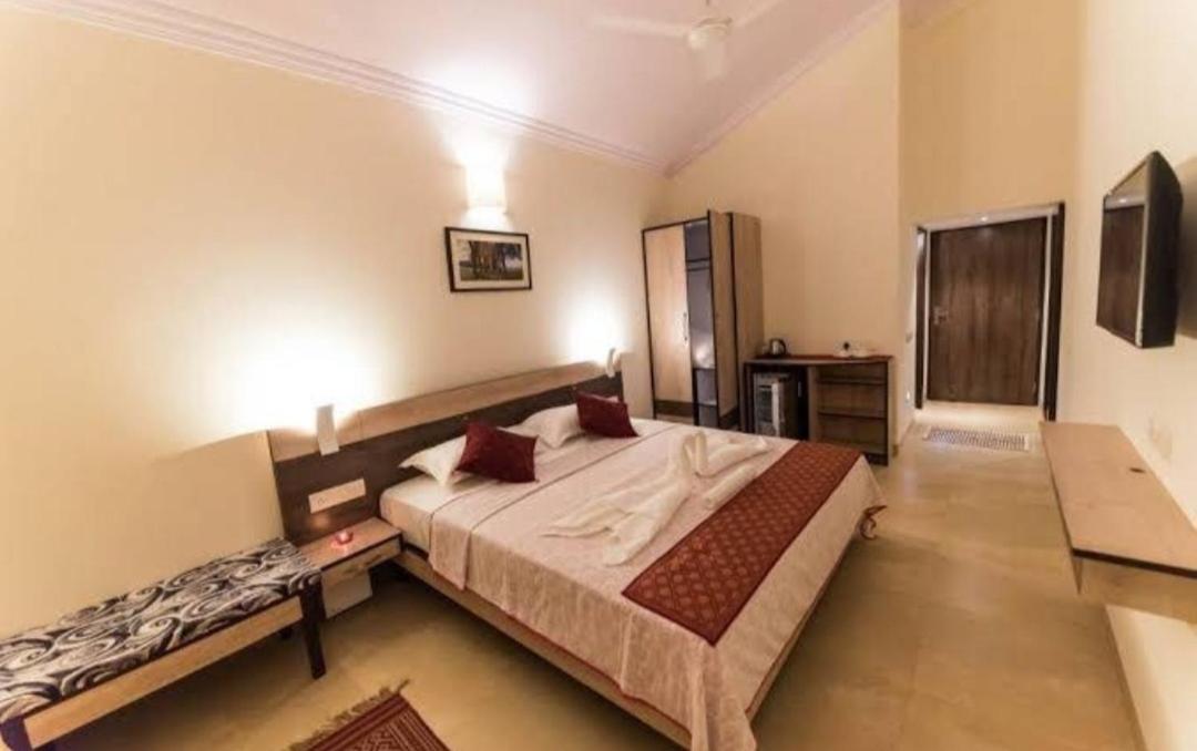 Budget Double Room - Photo 6