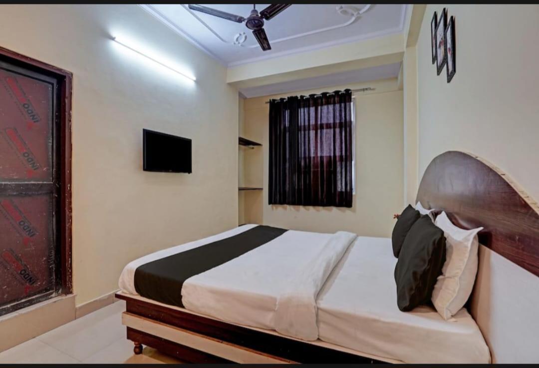 Budget Double Room - Photo 7
