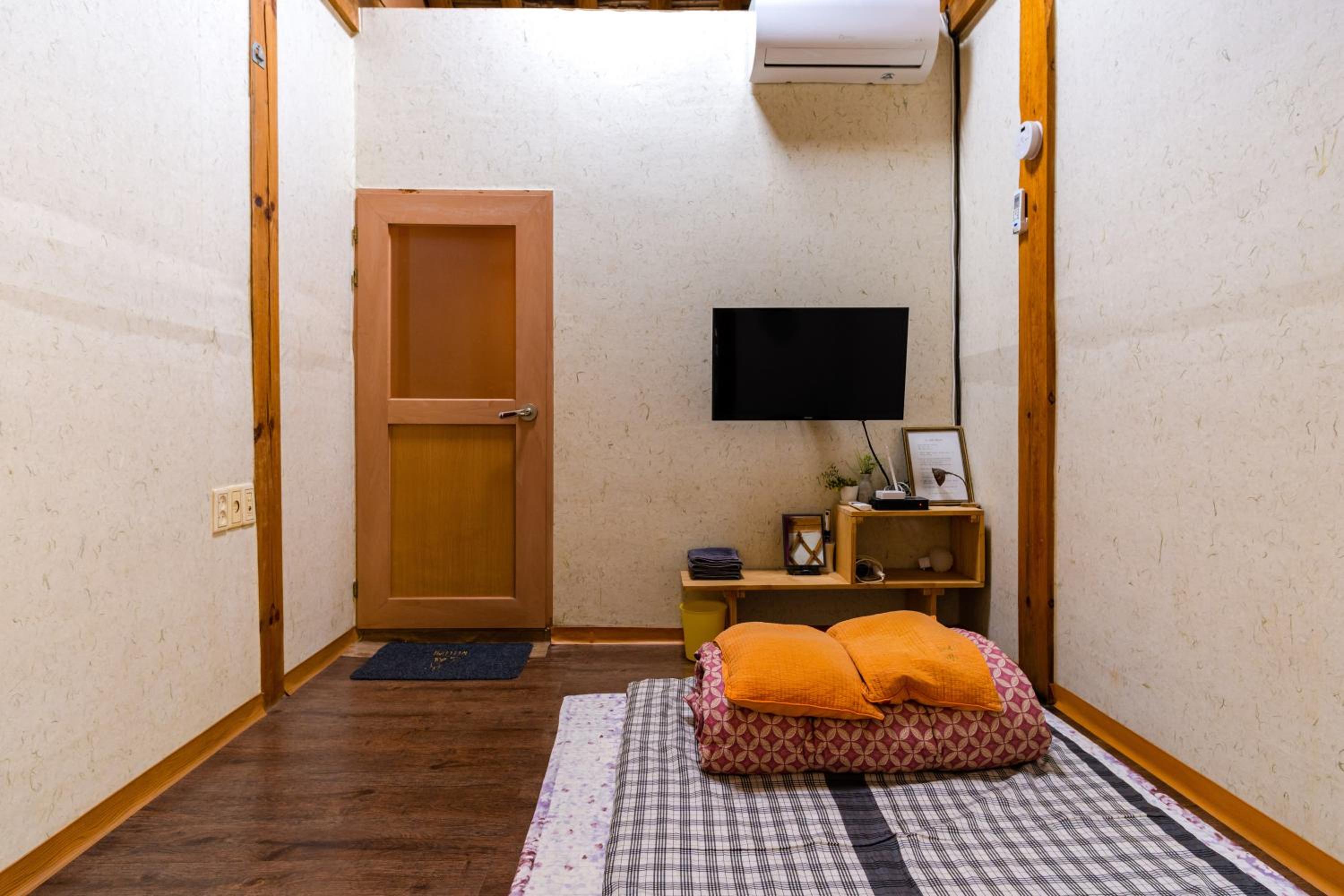 Double Room 3 photo 2