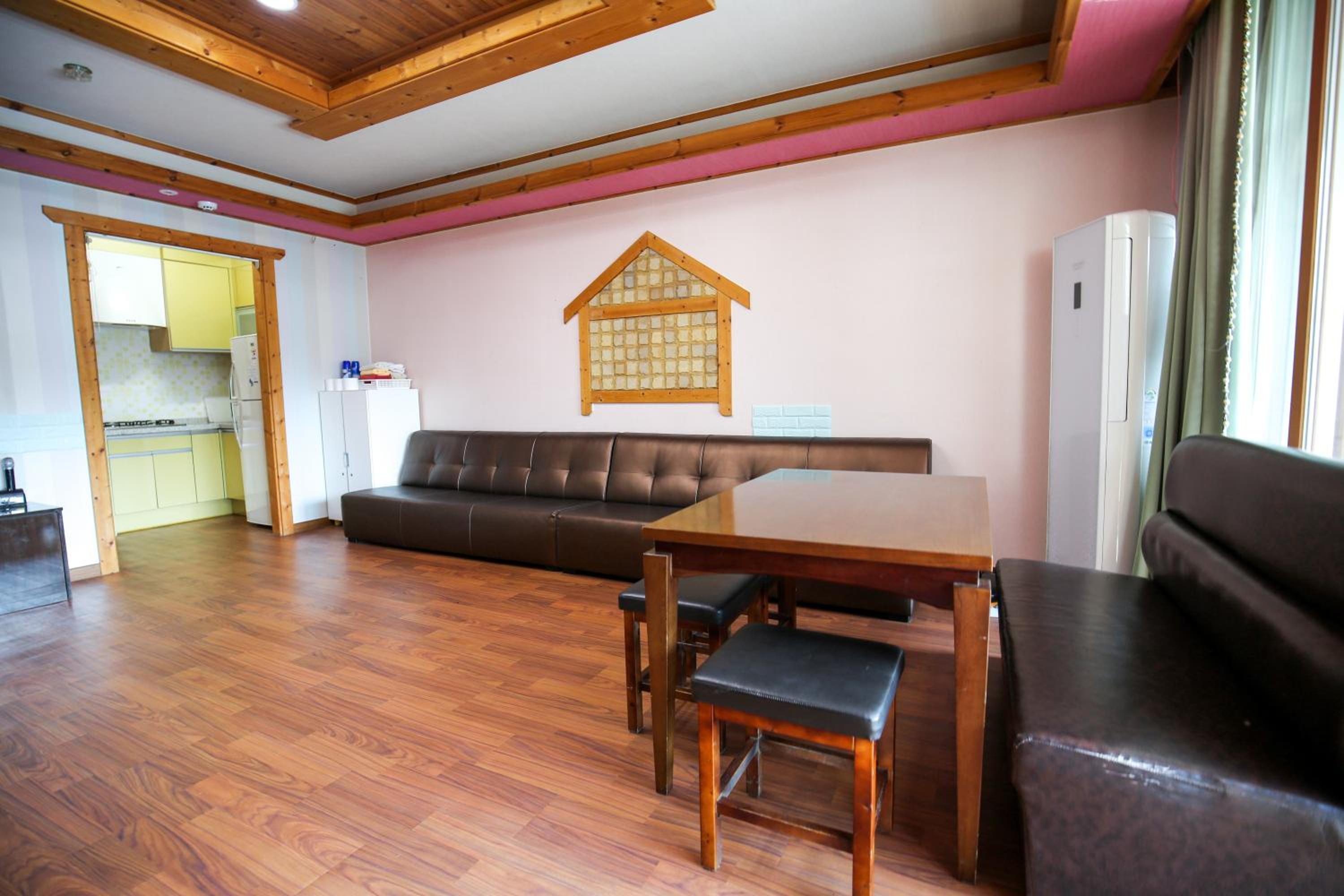 Family Room - Photo 16