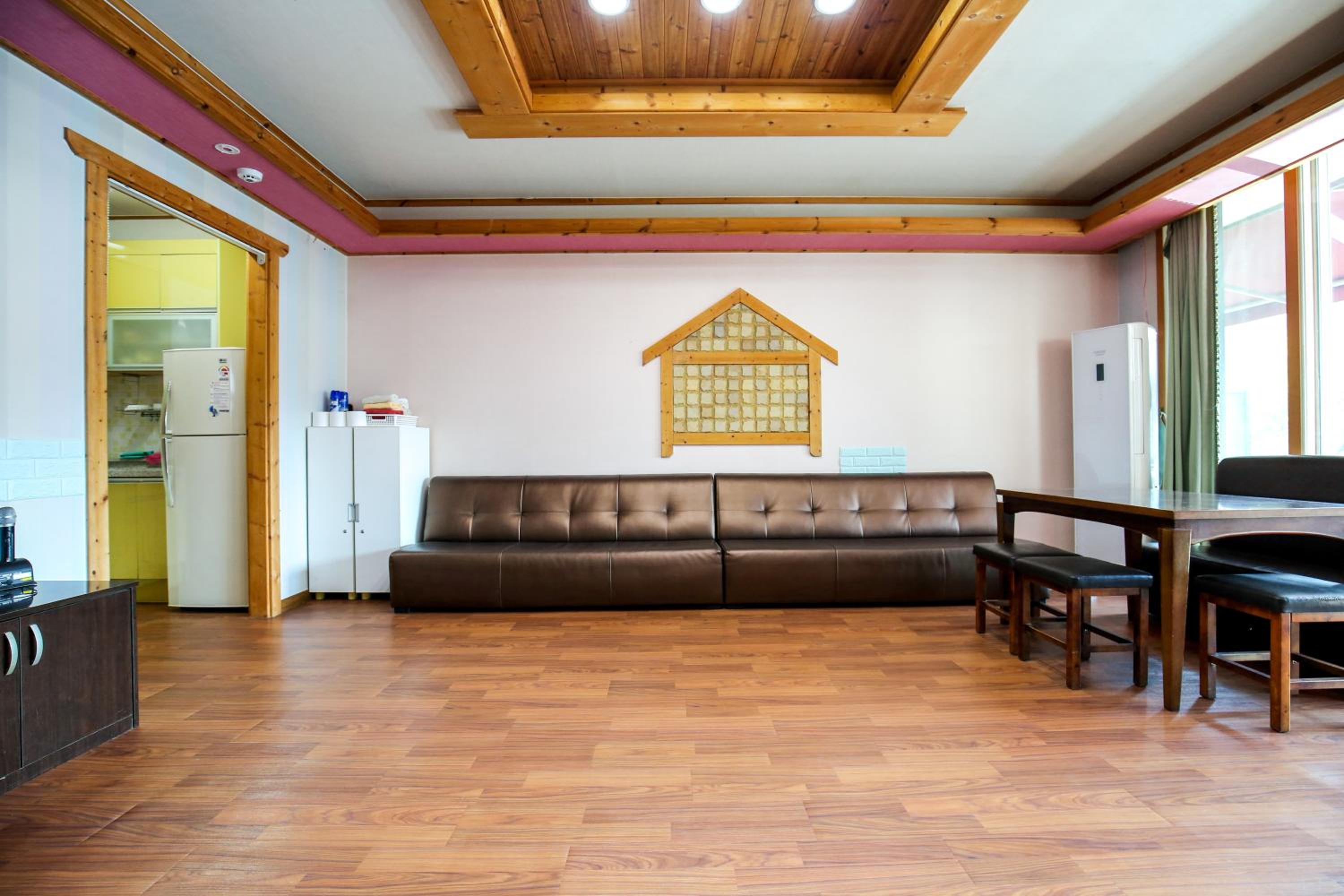 Family Room - Photo 18