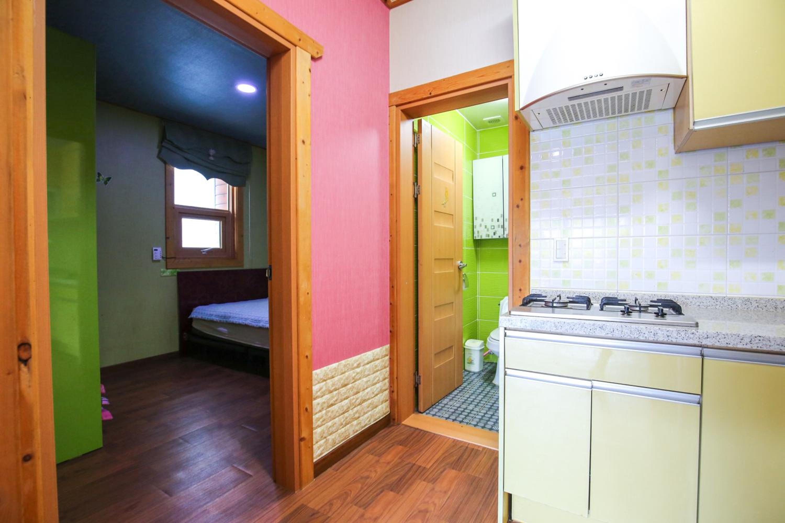 Family Room - Photo 20