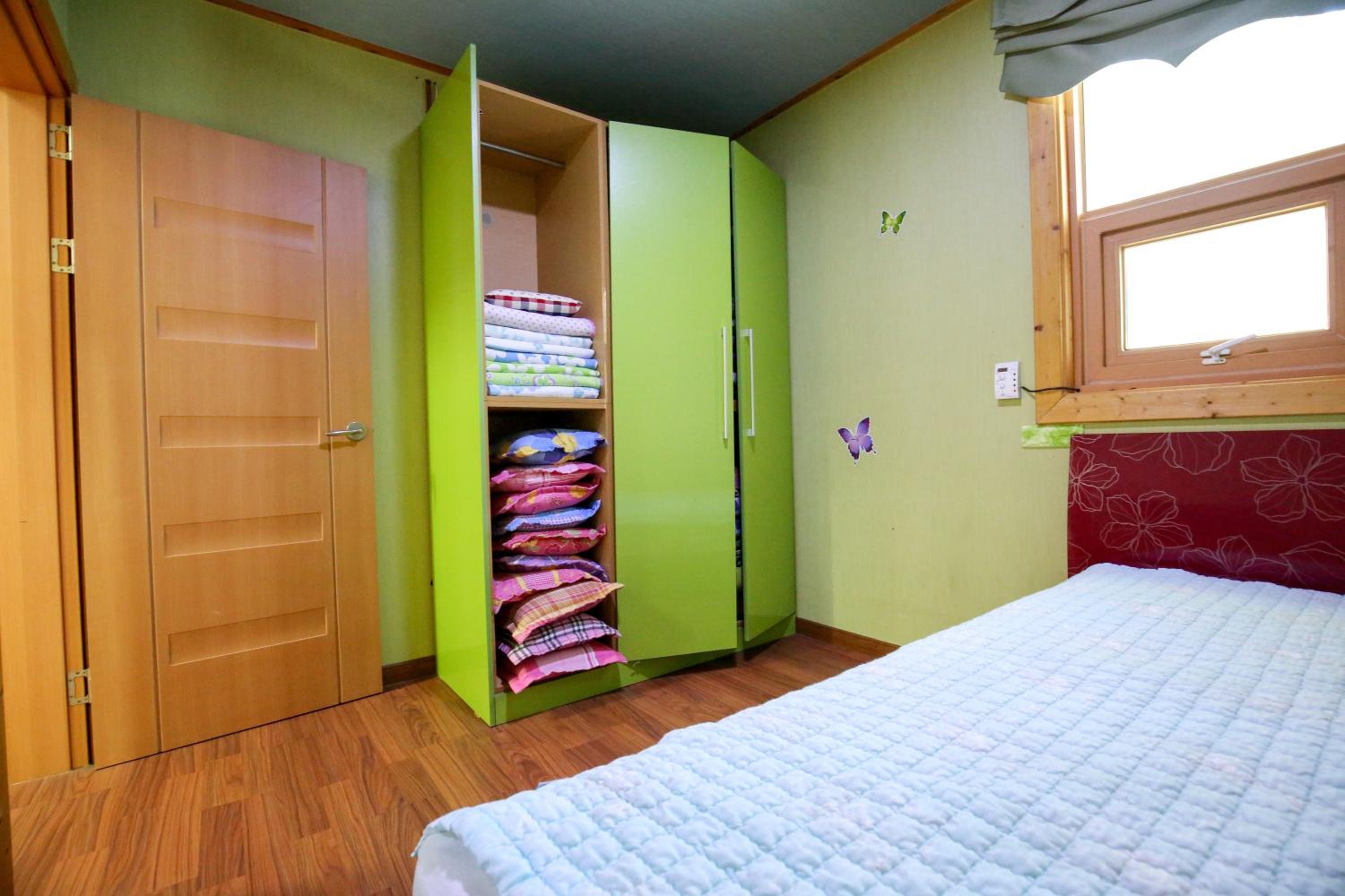 Family Room - Photo 8
