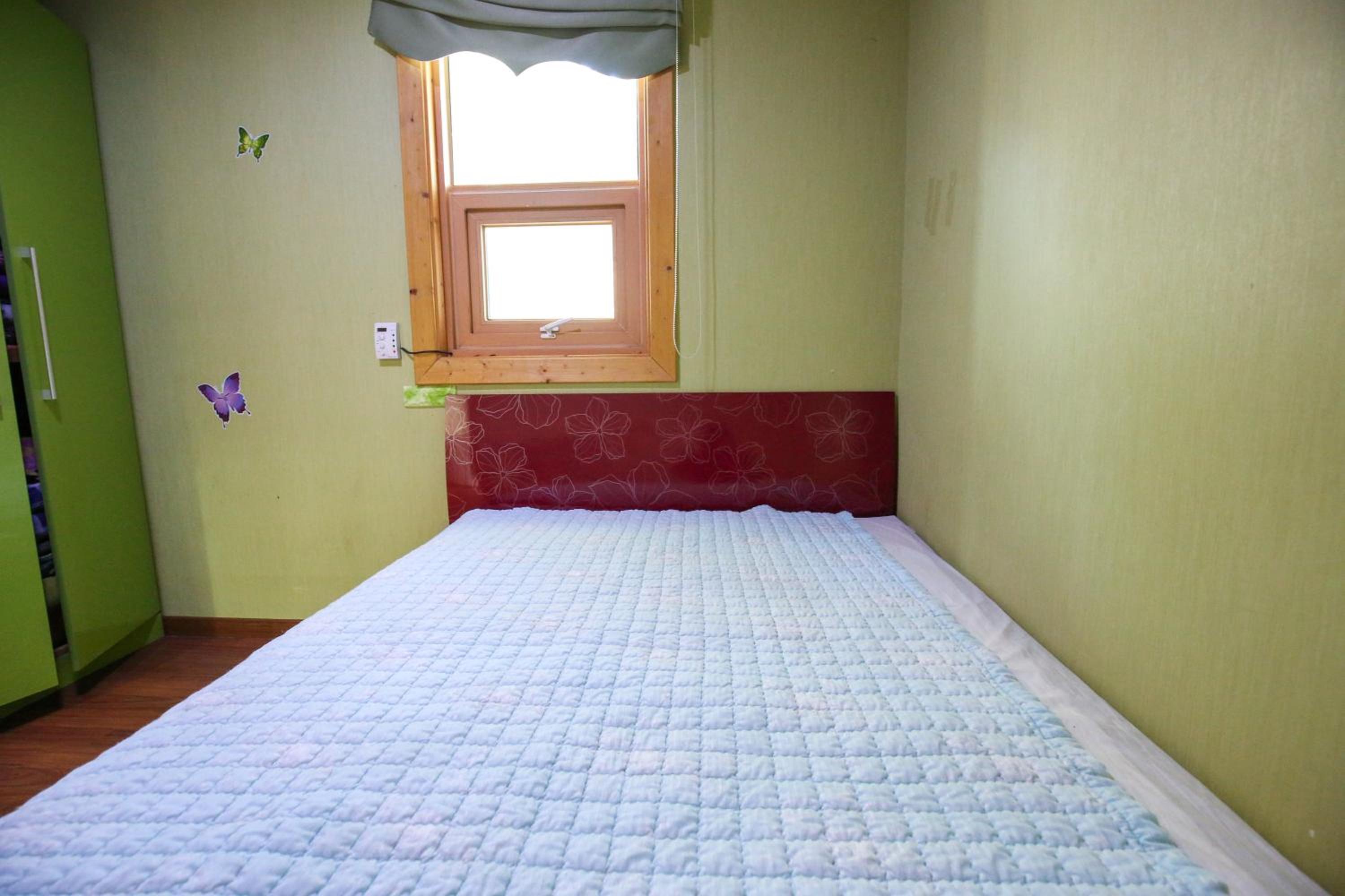 Family Room - Photo 7