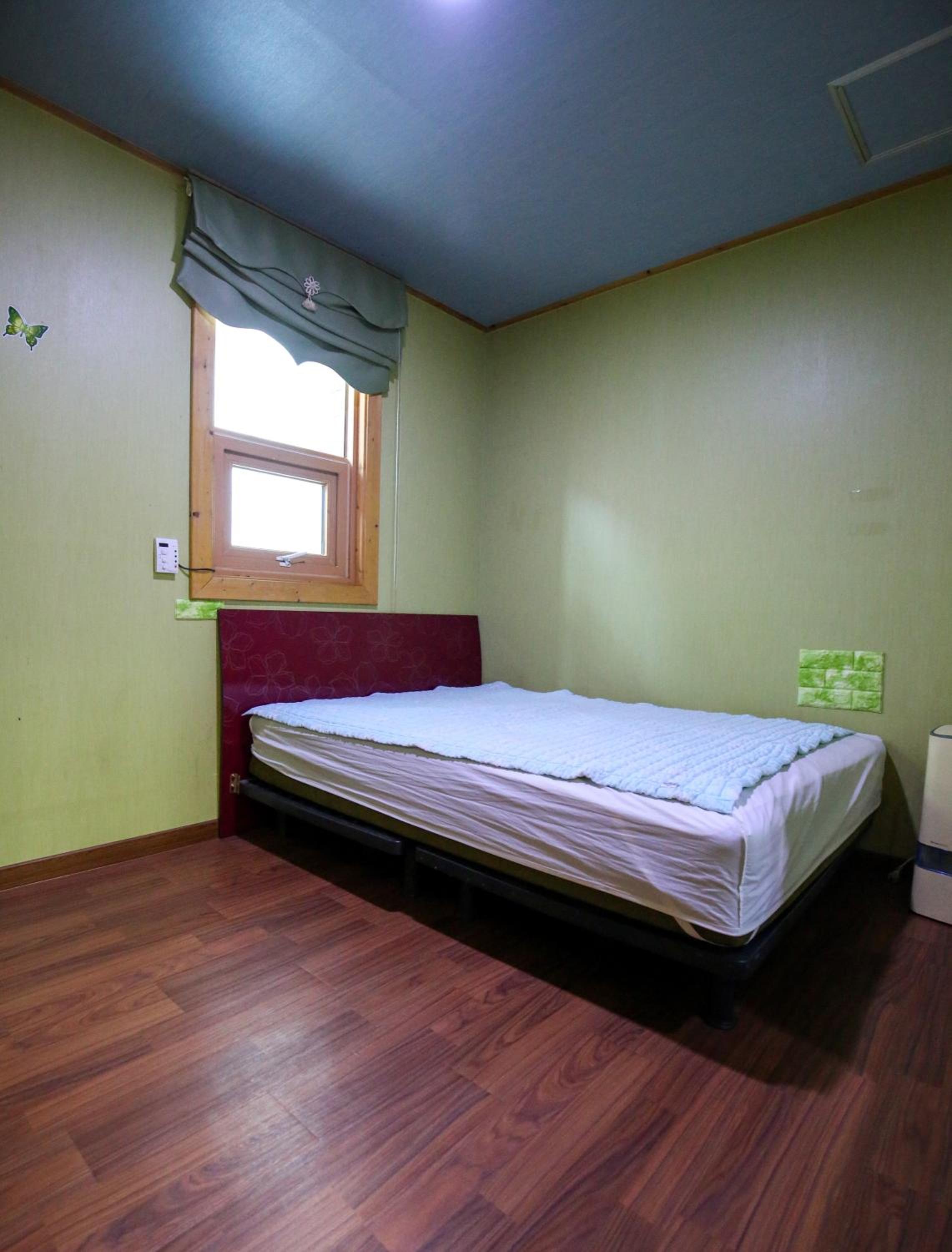 Family Room - Photo 3