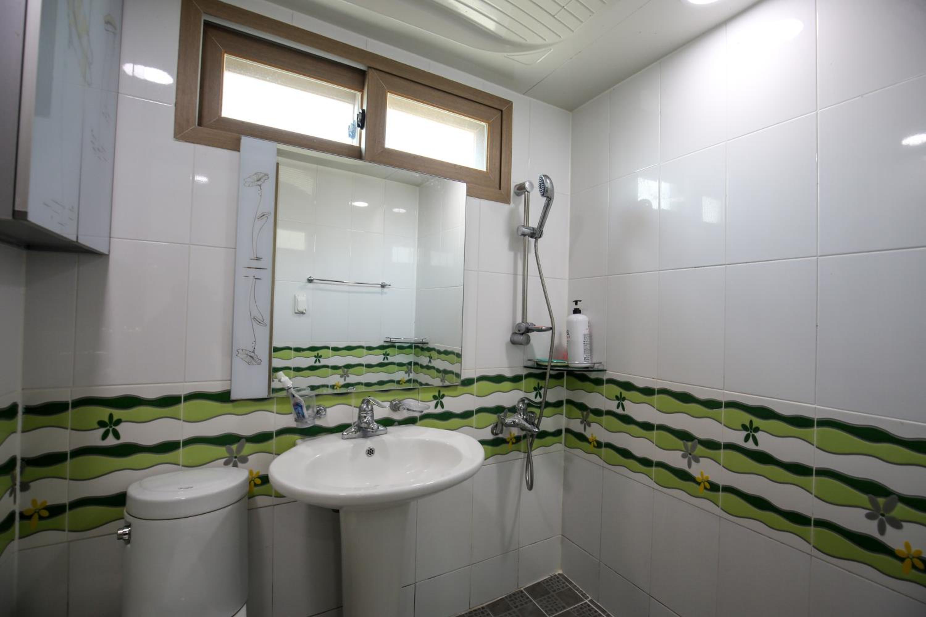 Quadruple Room 1 - Photo 2