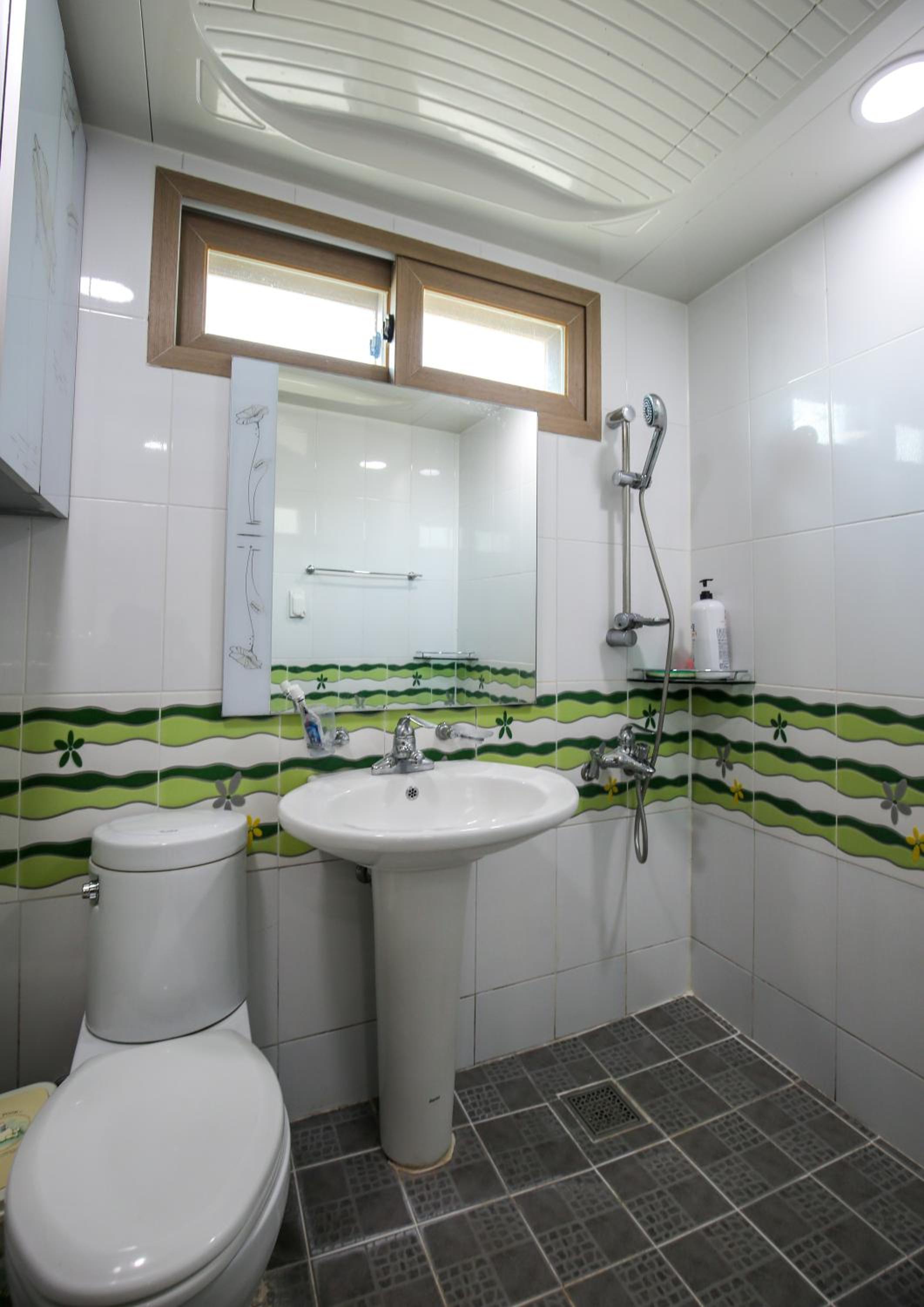 Quadruple Room 1 - Photo 13