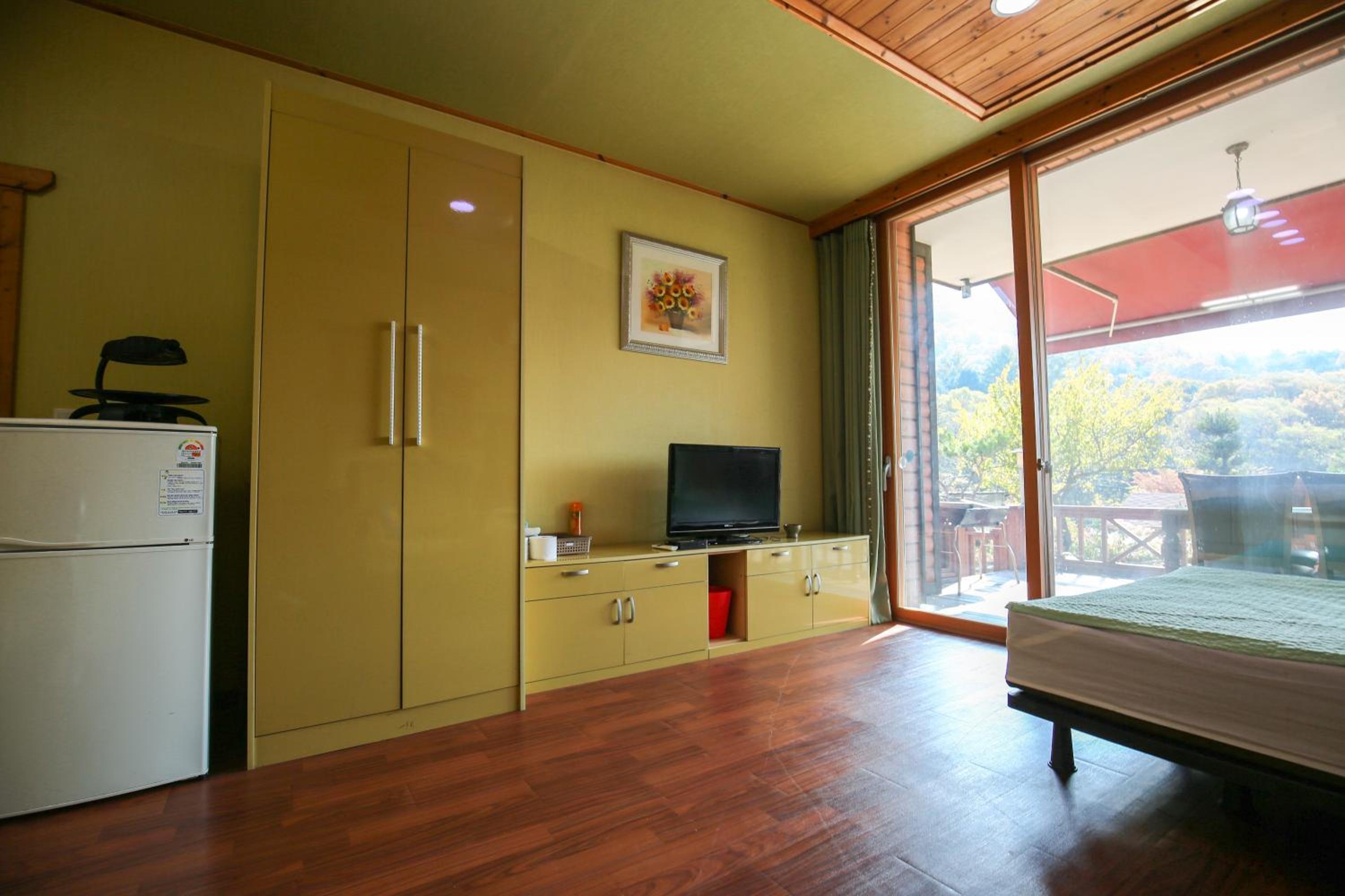 Double Room - Photo 6