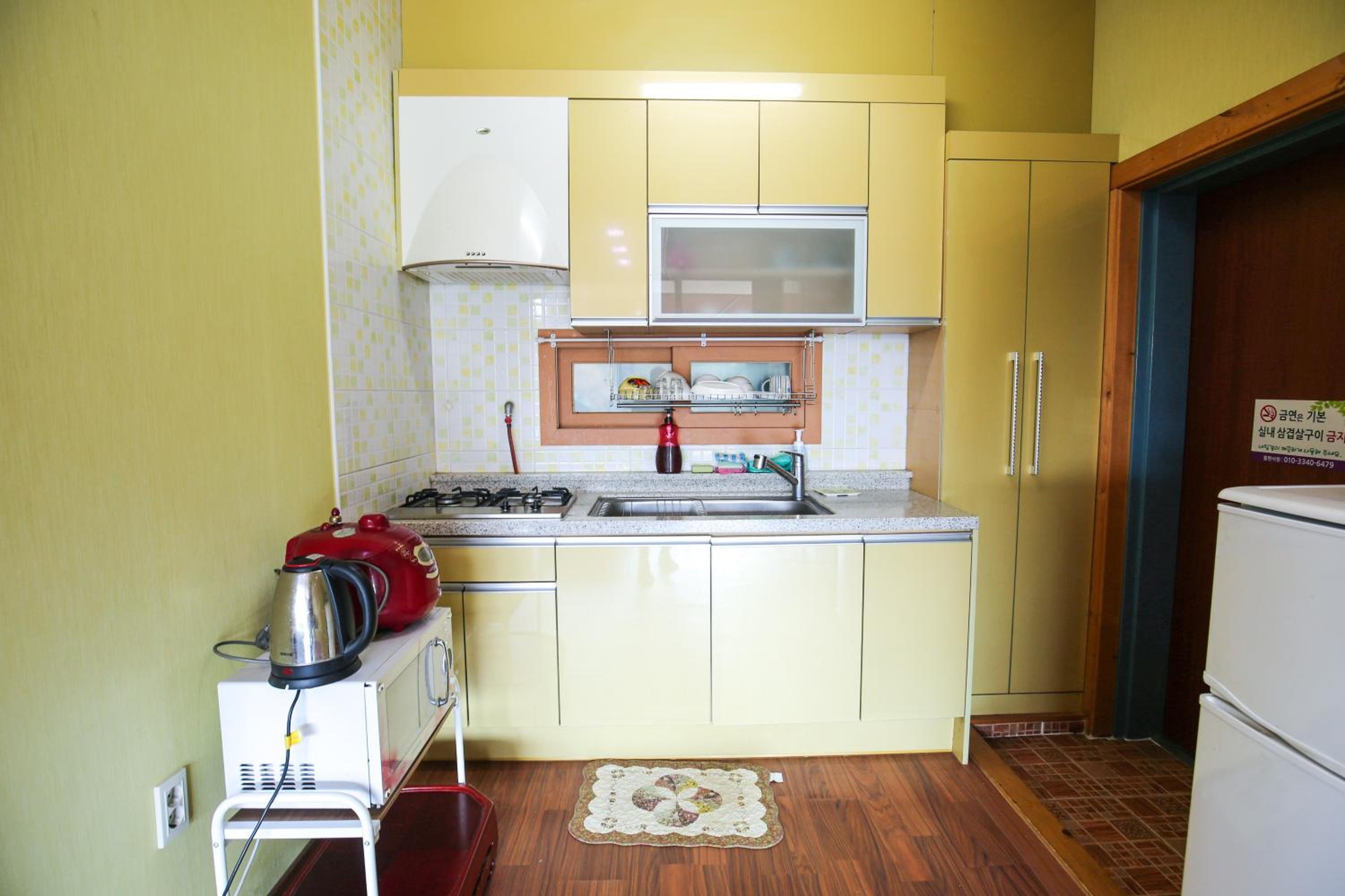 Double Room - Photo 5