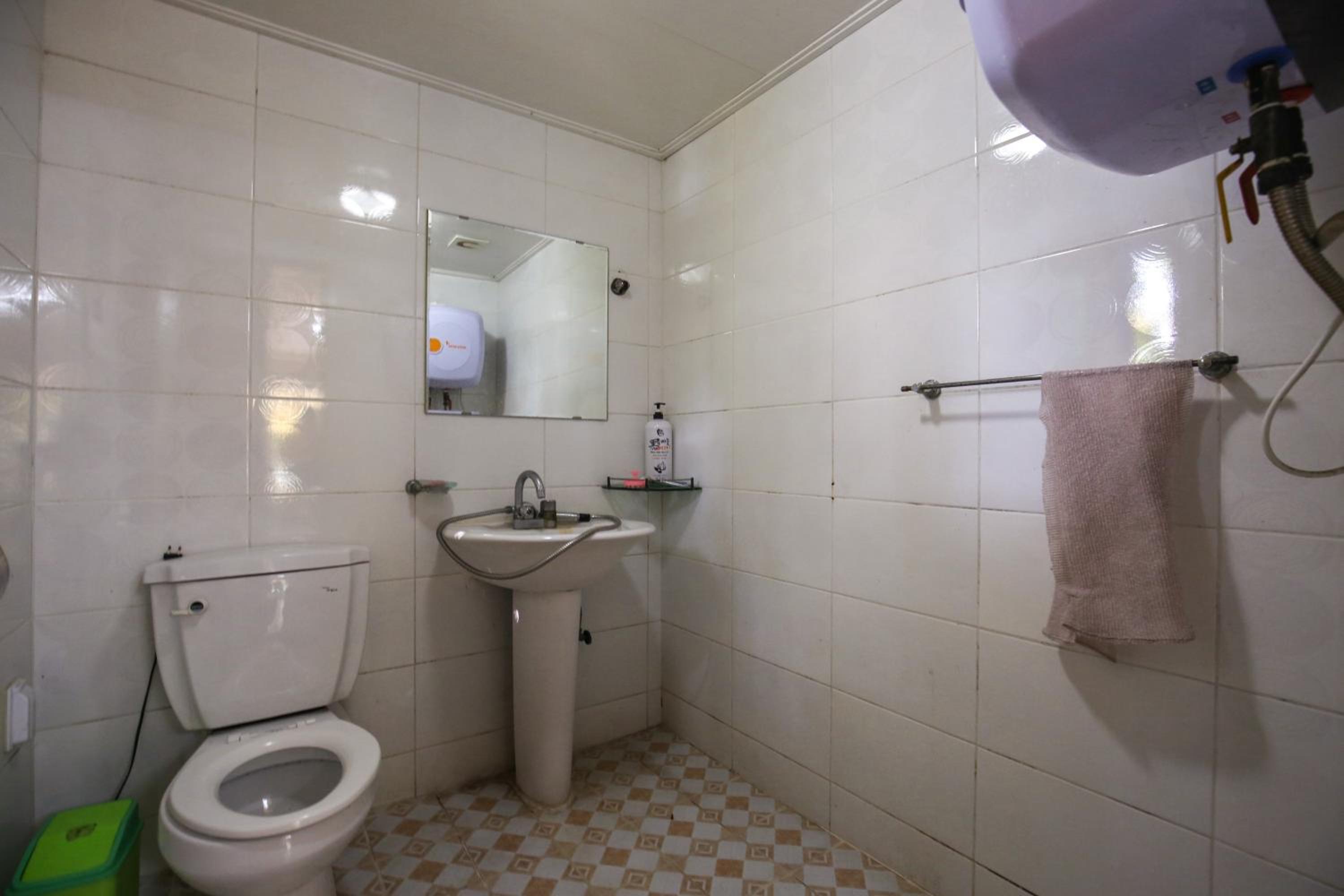 Double Room 1 - Photo 5