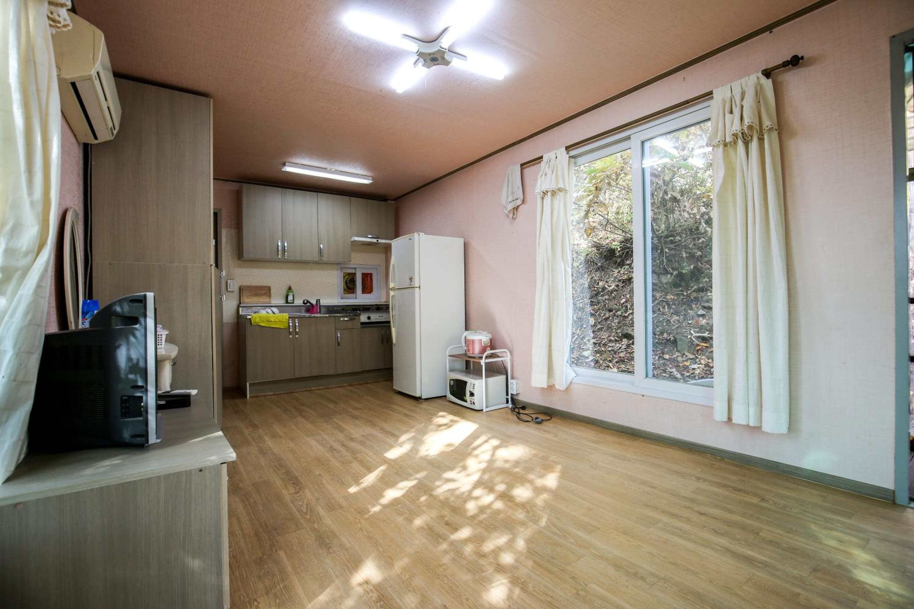Double Room 1 - Photo 3