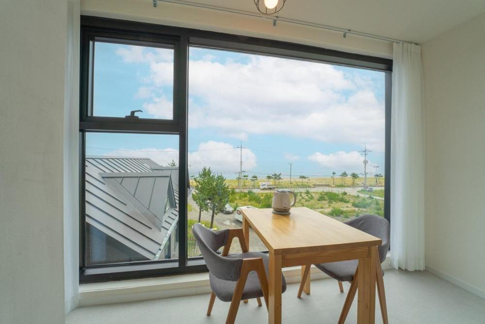 Double or Twin Room with Sea View photo 3