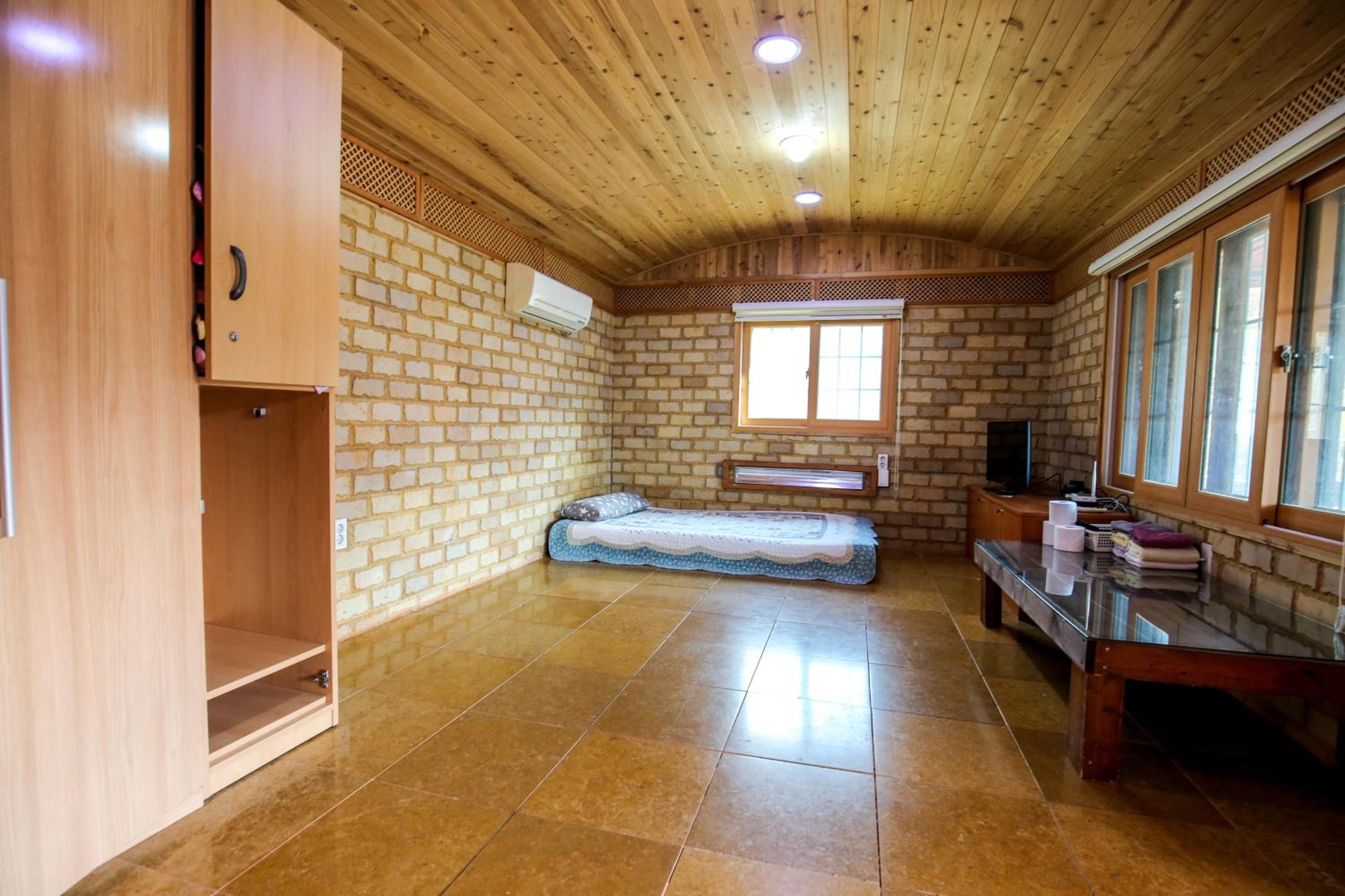 Quadruple Room - Photo 6